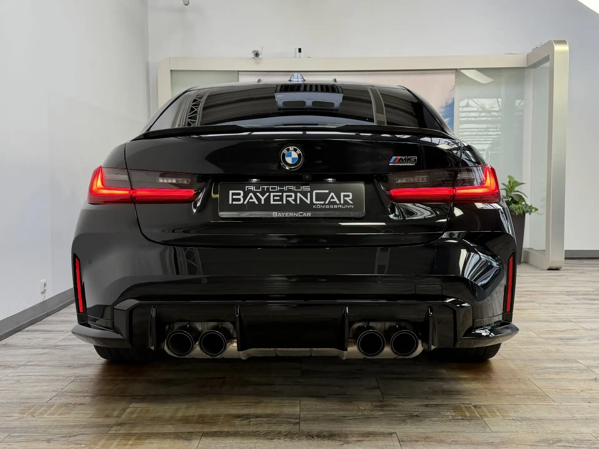 BMW M3 Sedan 2026 검정 사진 5