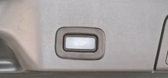 Land Rover Range Rover Evoque view 10