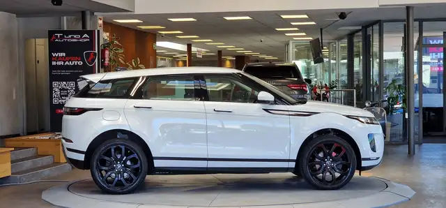 Land Rover Range Rover Evoque view 4