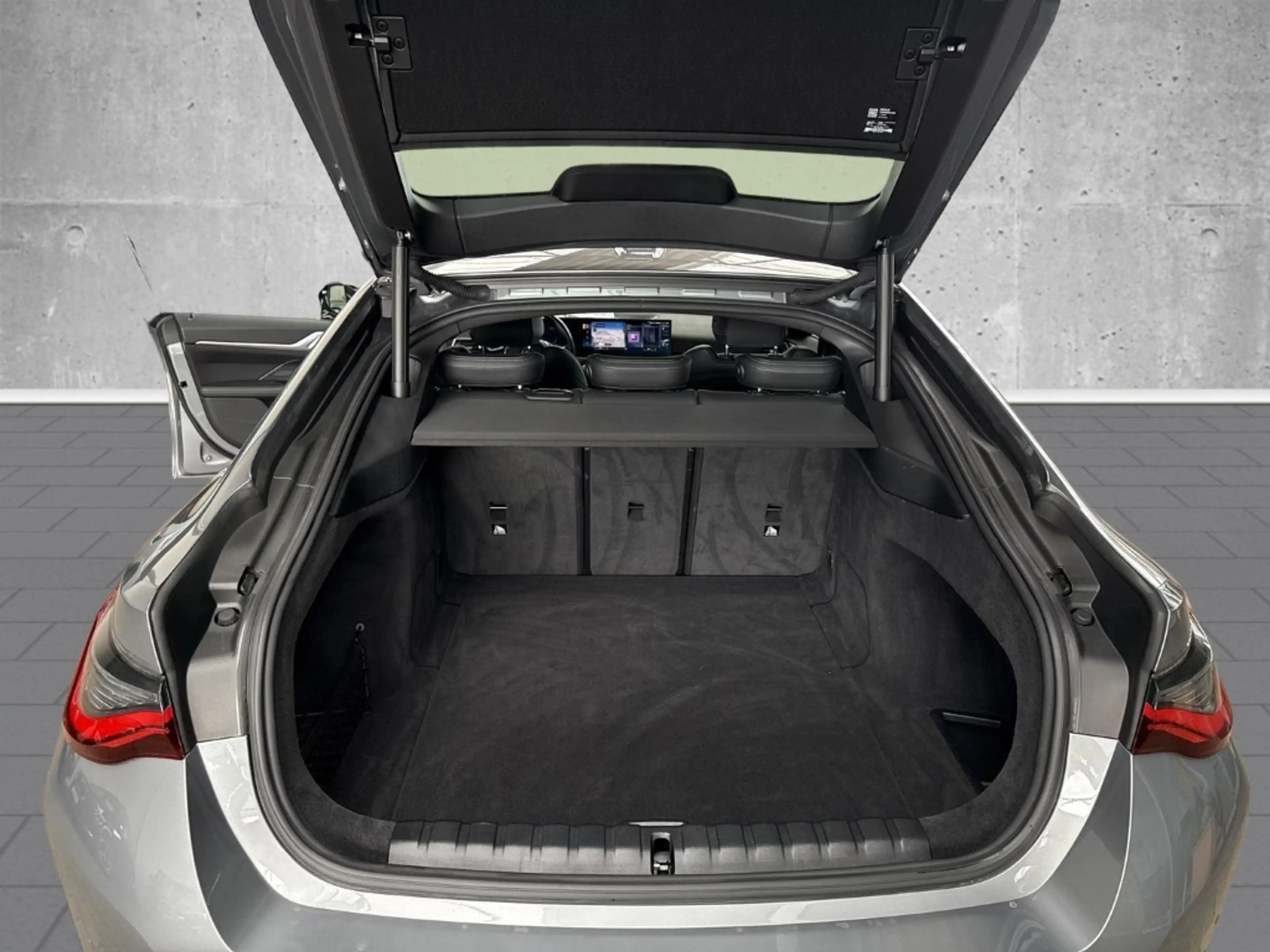 BMW i4 eDrive35 LED ACC El. Heckklappe Mehrzonenklima 3-Z — photo 14