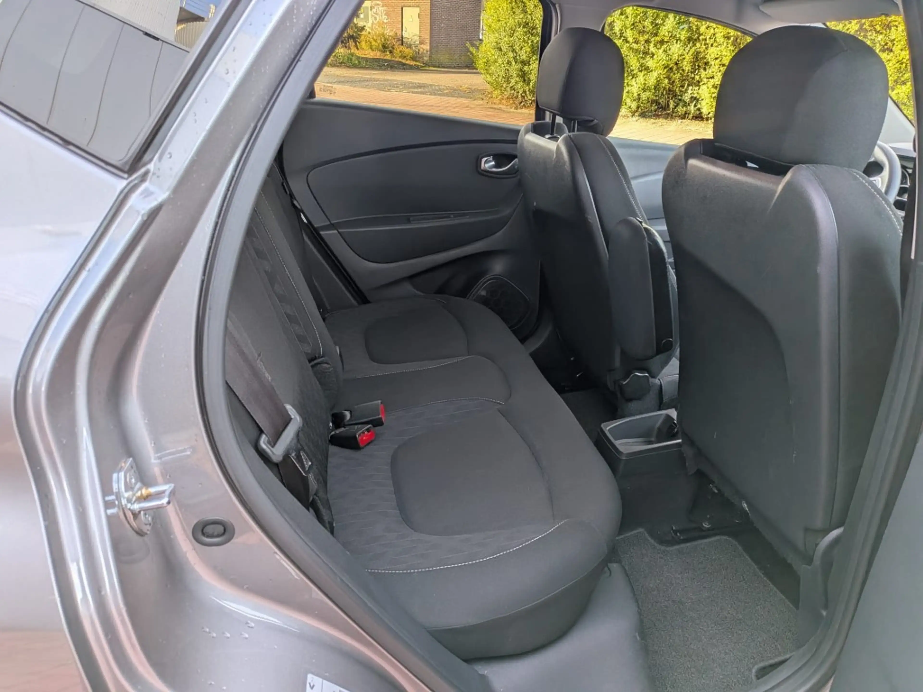 Renault Captur 0.9 TCe Limited — photo 9