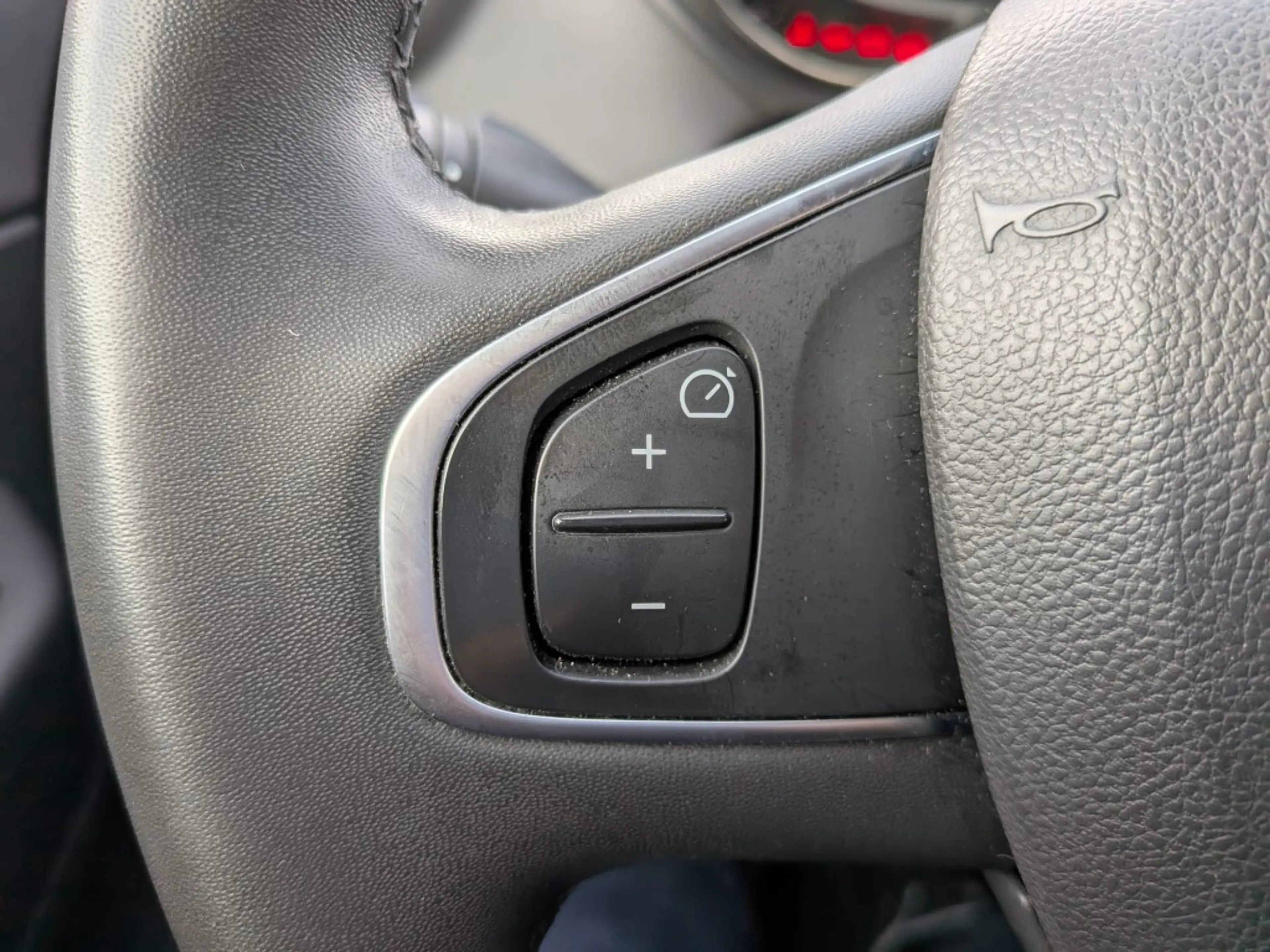 Renault Captur 0.9 TCe Limited — photo 20