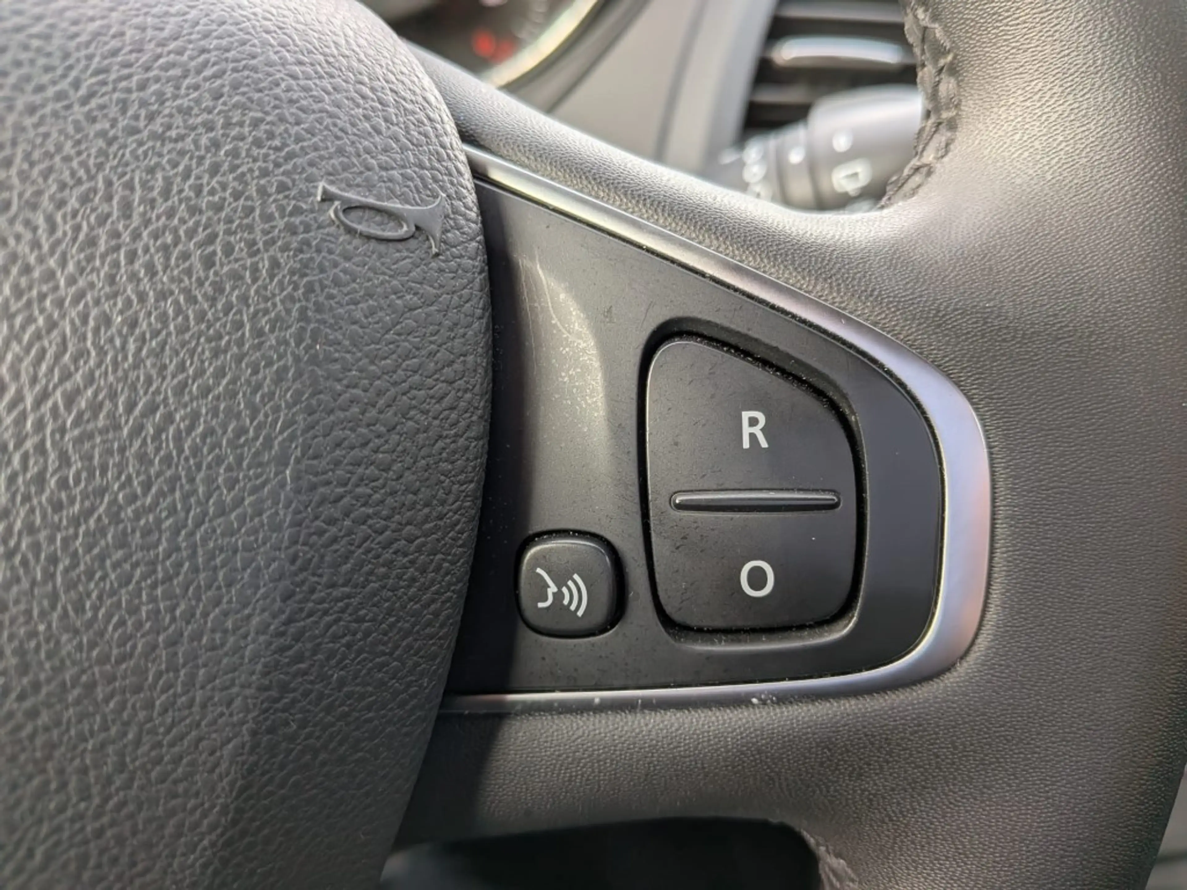 Renault Captur 0.9 TCe Limited — photo 18