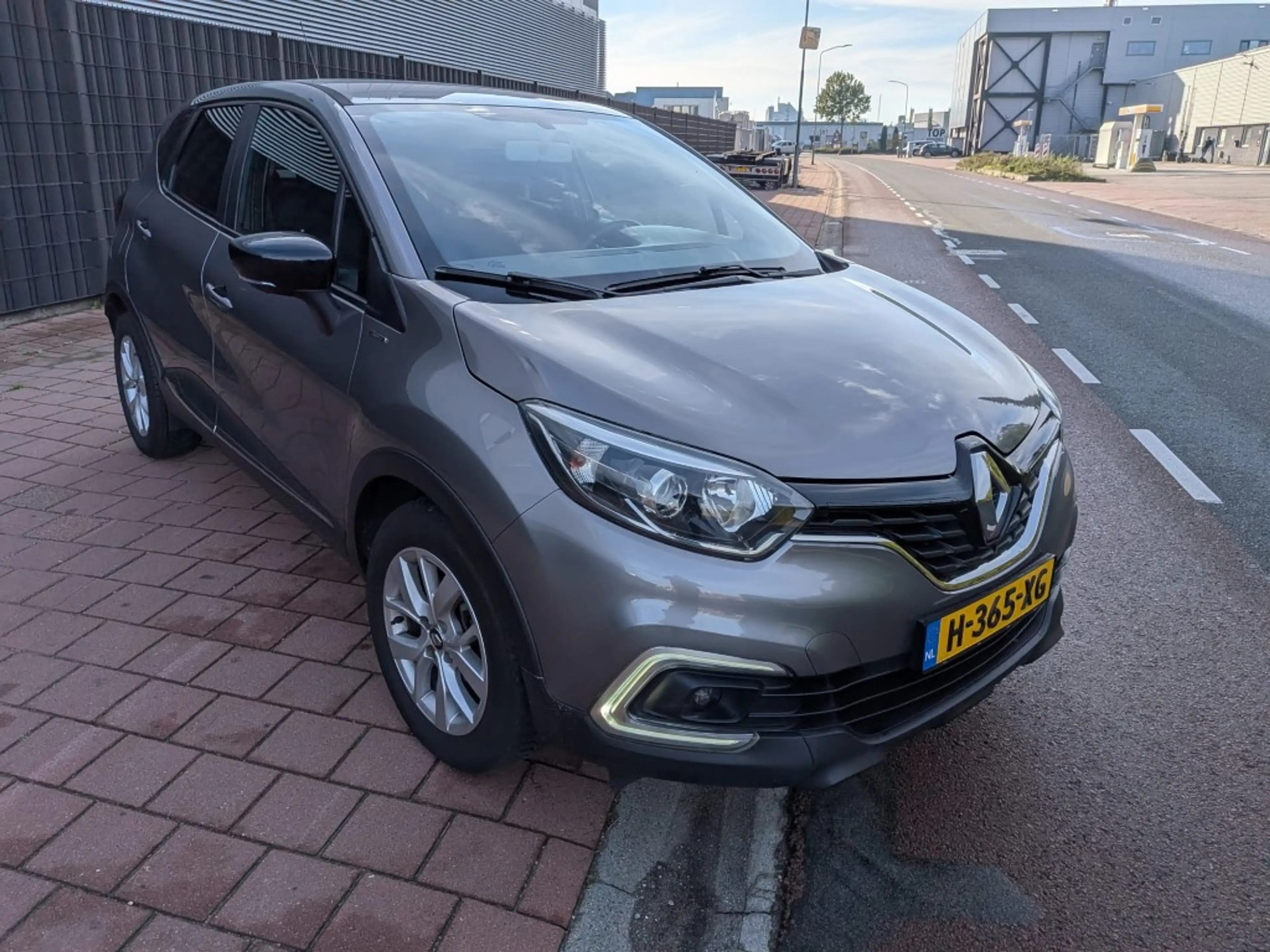 Renault Captur 0.9 TCe Limited — photo 14