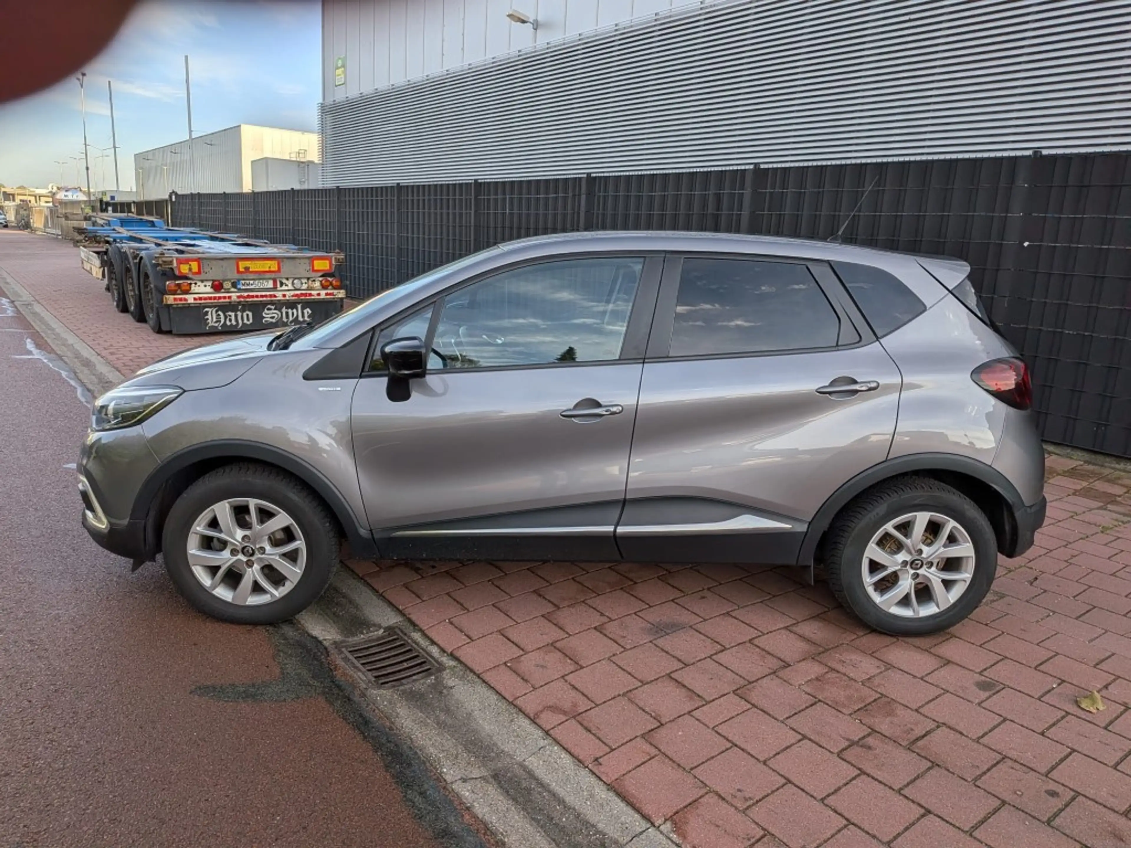 Renault Captur 0.9 TCe Limited — photo 2
