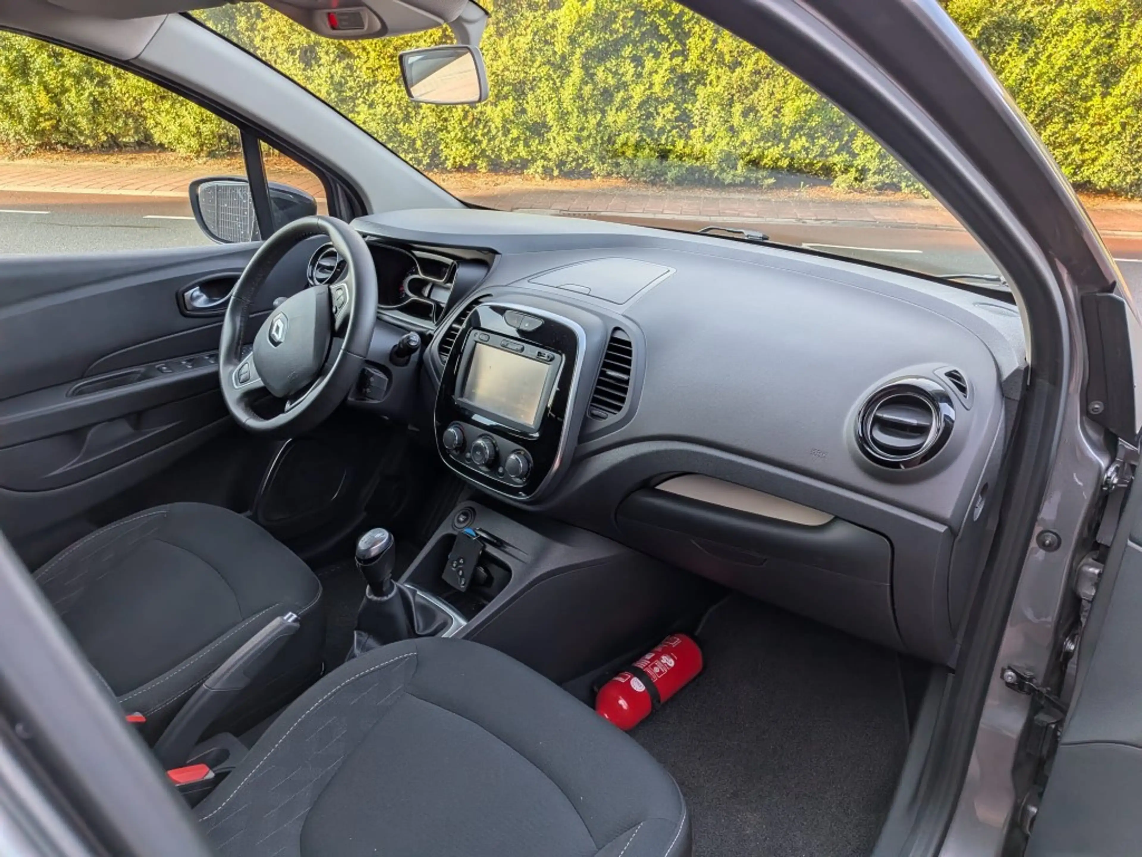 Renault Captur 0.9 TCe Limited — photo 8
