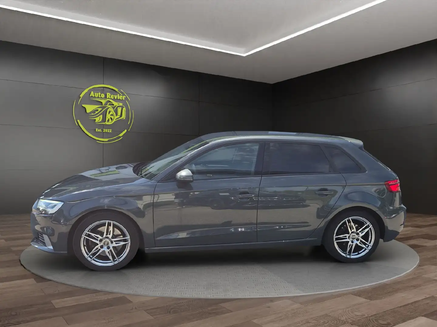 Audi A3 2.0 TFSI Sportback sport Grau - 2