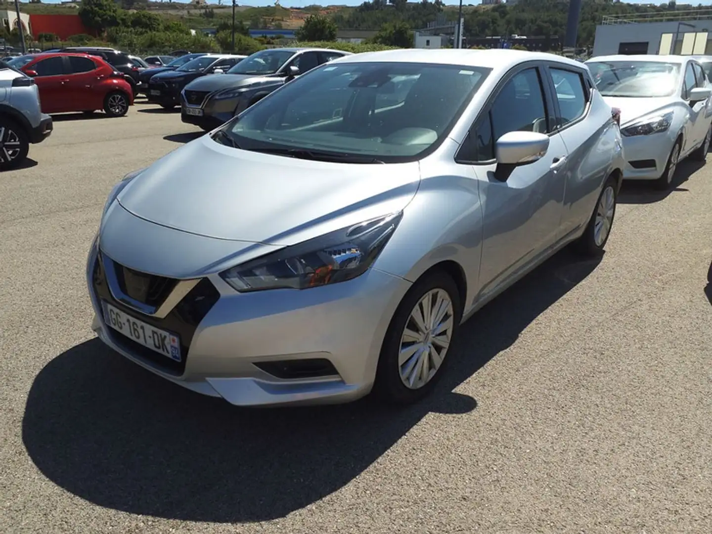 Nissan Micra IG-T 68 kW (92 CV) E6D-F Tekna Plateado - 2