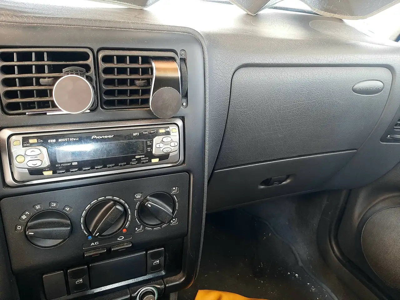 Volkswagen Polo III 1999 5p 1.4 Comfort c/2airbag,AC 60cv, foto 5