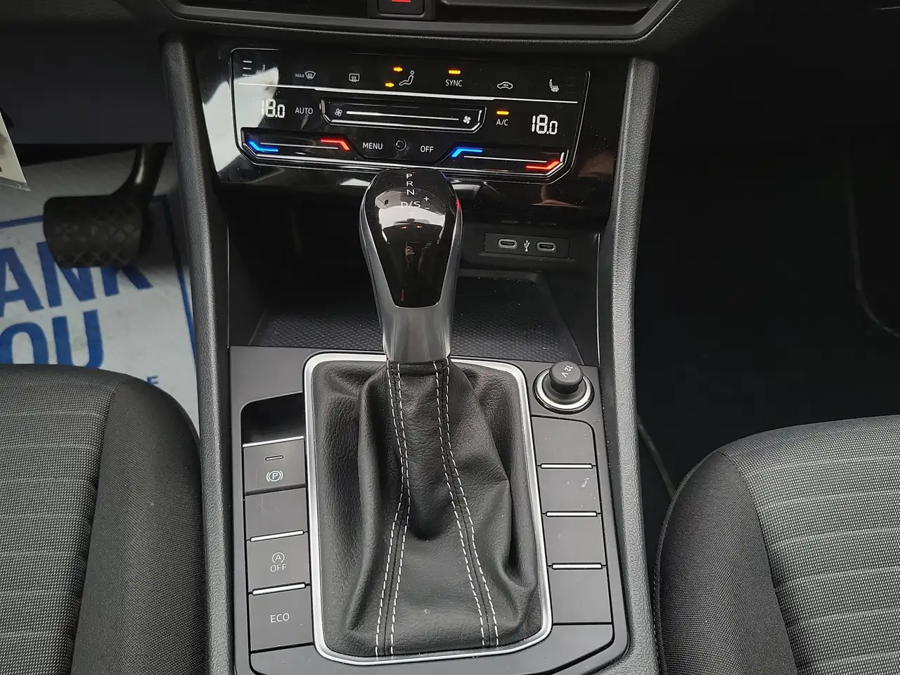 Volkswagen Jetta снимка Volkswagen Jetta