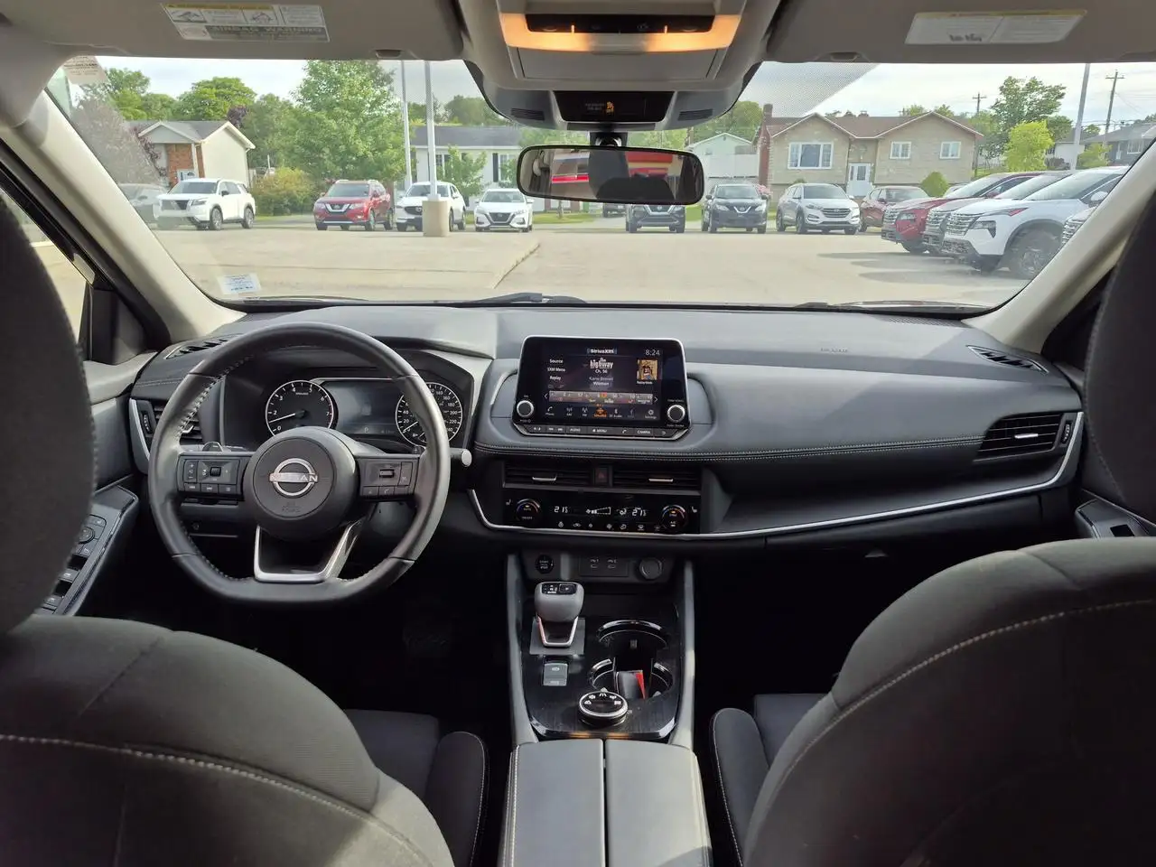 Nissan Rogue снимка Nissan Rogue