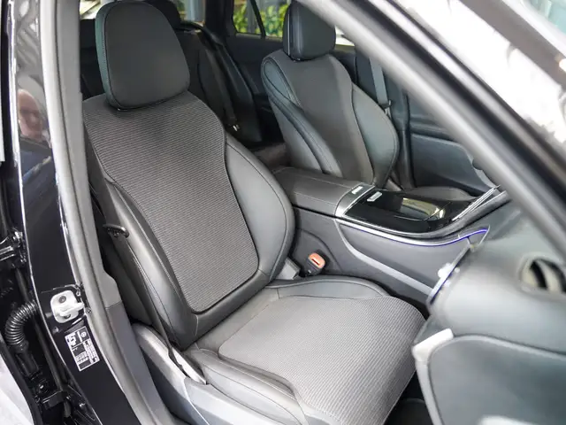Mercedes-Benz GLC view 10