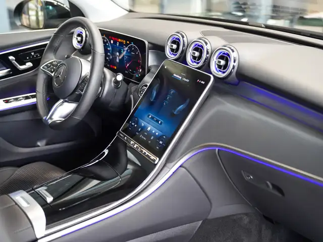 Mercedes-Benz GLC view 13