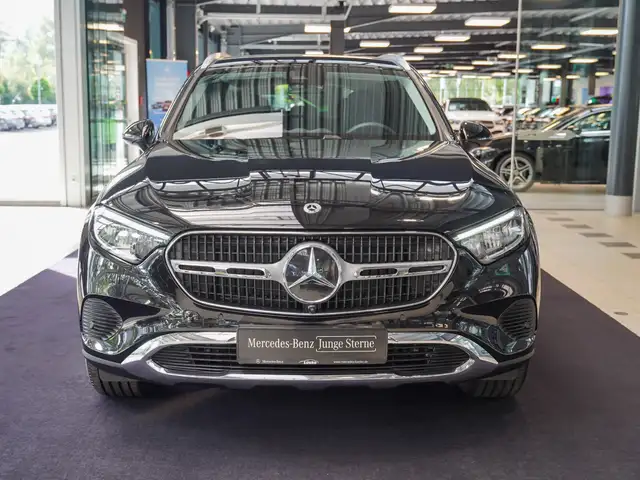 Mercedes-Benz GLC view 9