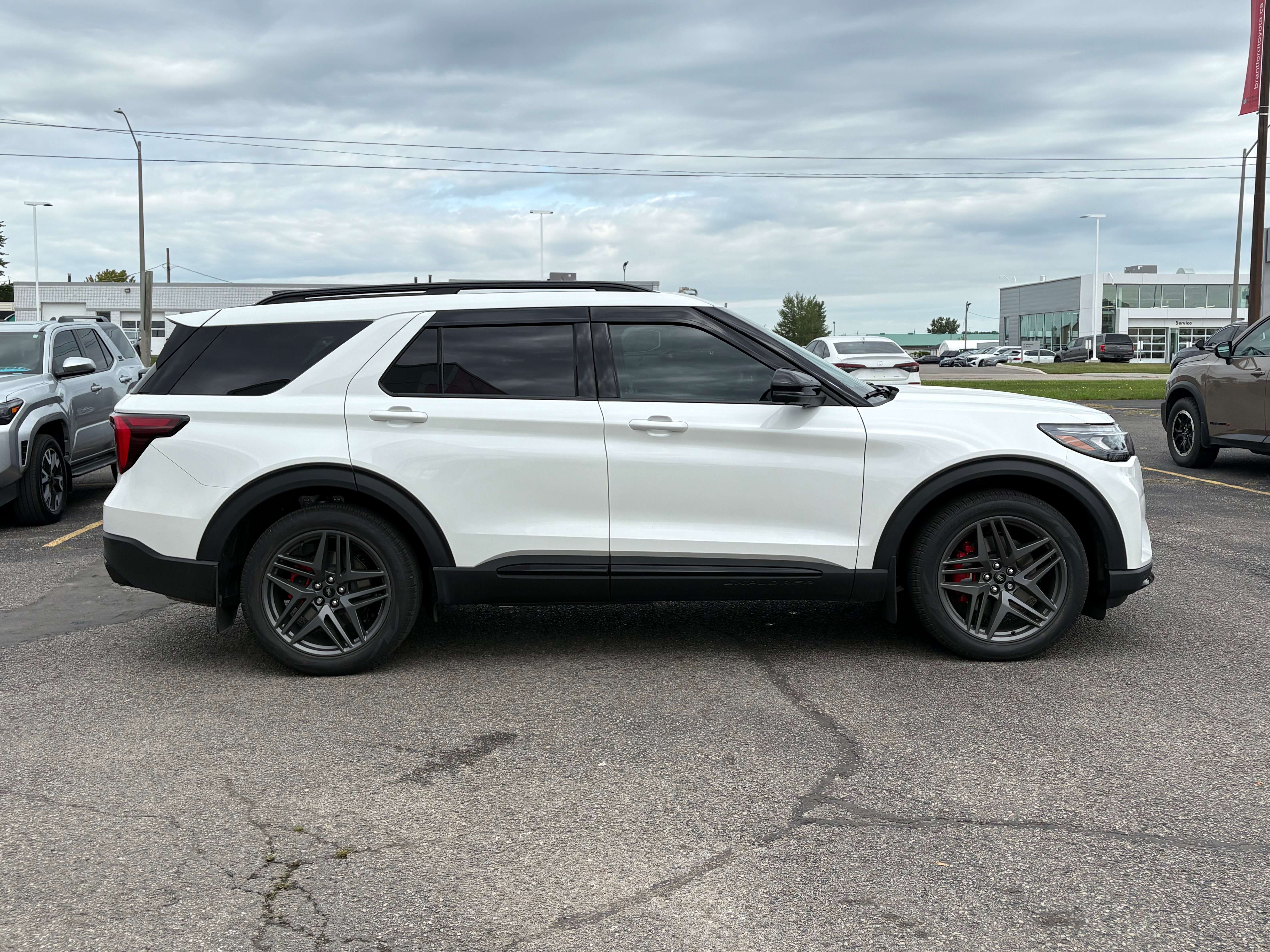 2026 Ford Explorer ST - $4300 IN ADDITIONAL ACCESSORIES — снимка 1