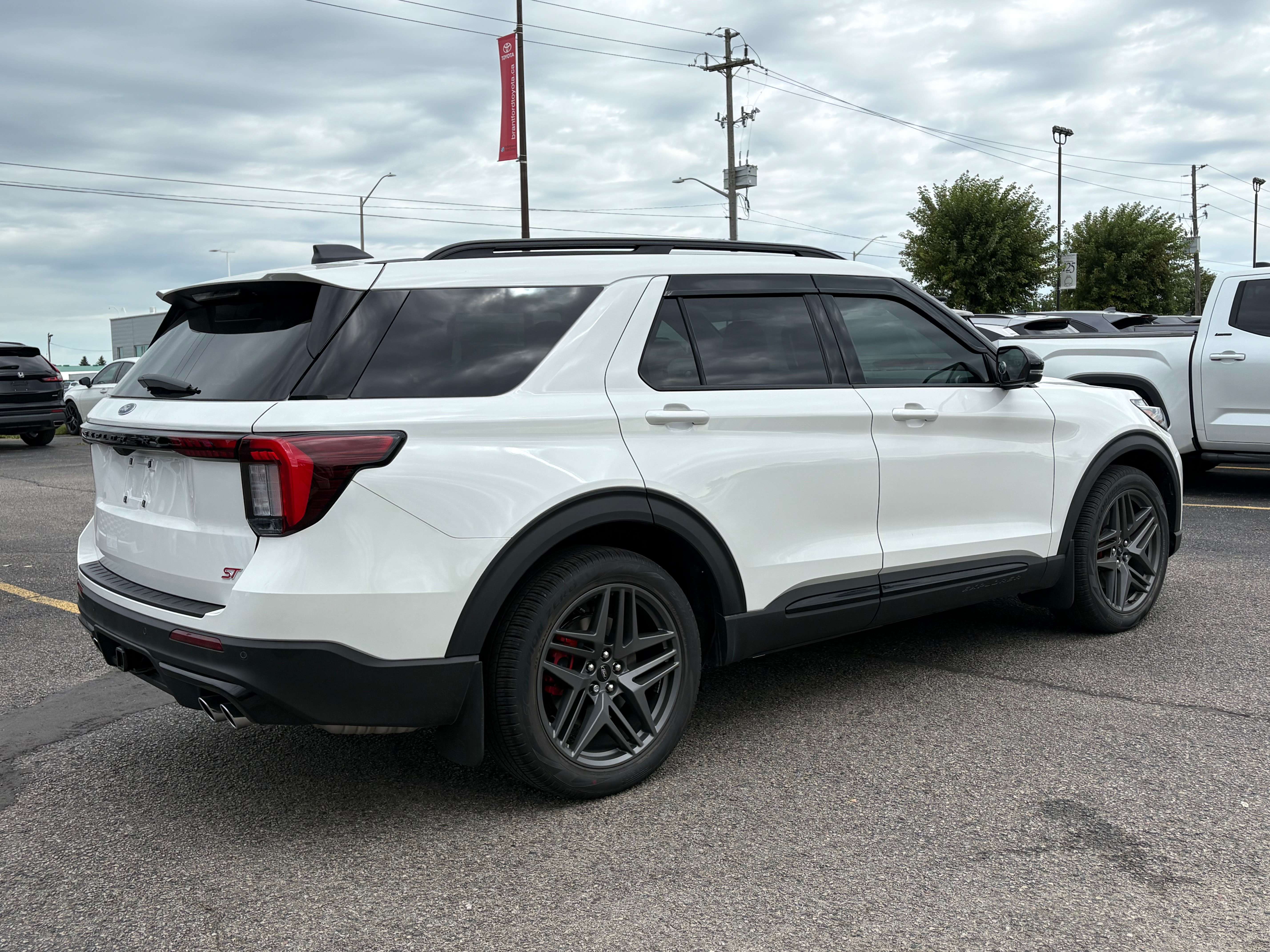 2026 Ford Explorer ST - $4300 IN ADDITIONAL ACCESSORIES — снимка 1