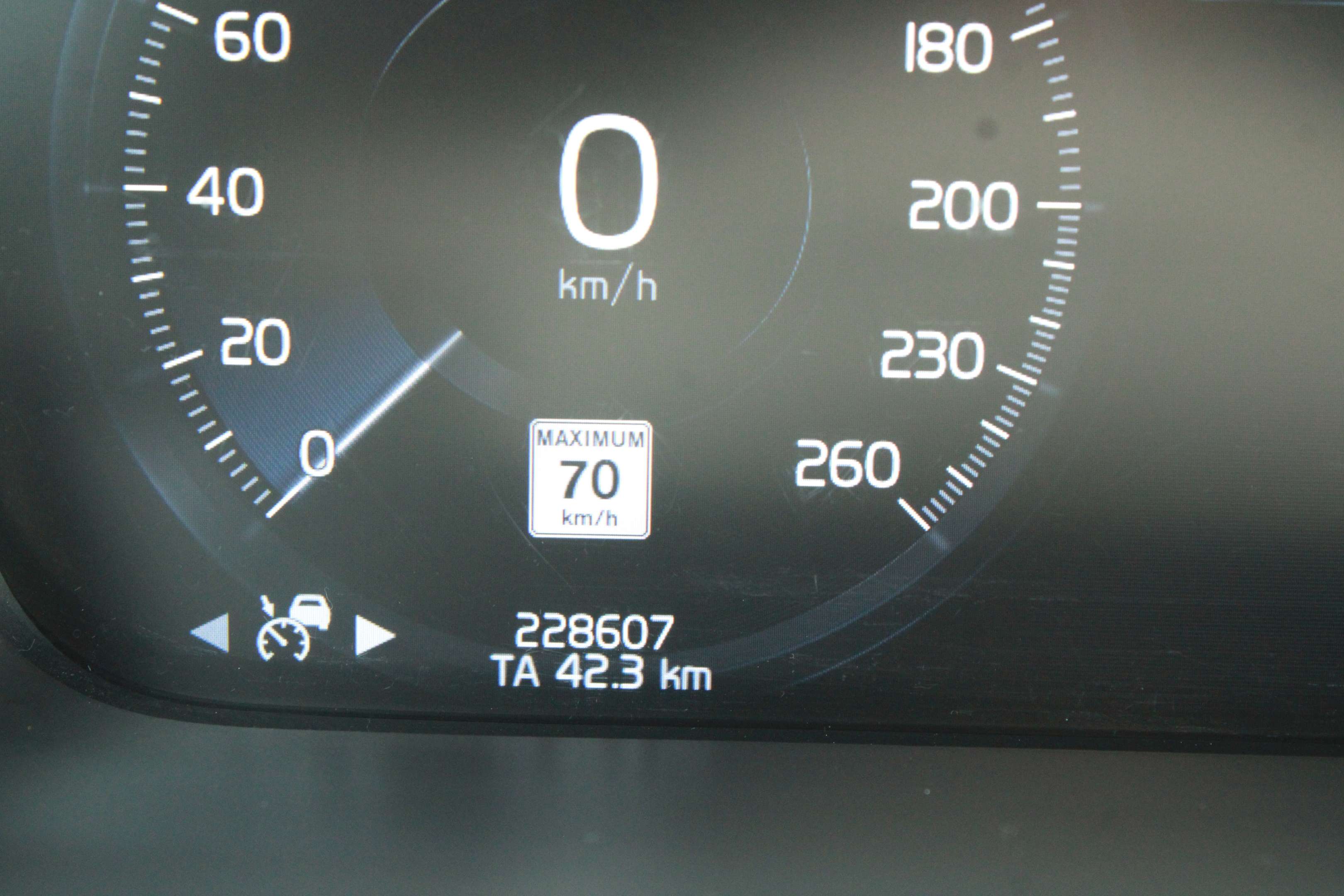 2018 Volvo XC90 T6 AWD Momentum, MAGS, CUIR, A/C, NAVIGATION thumb 24