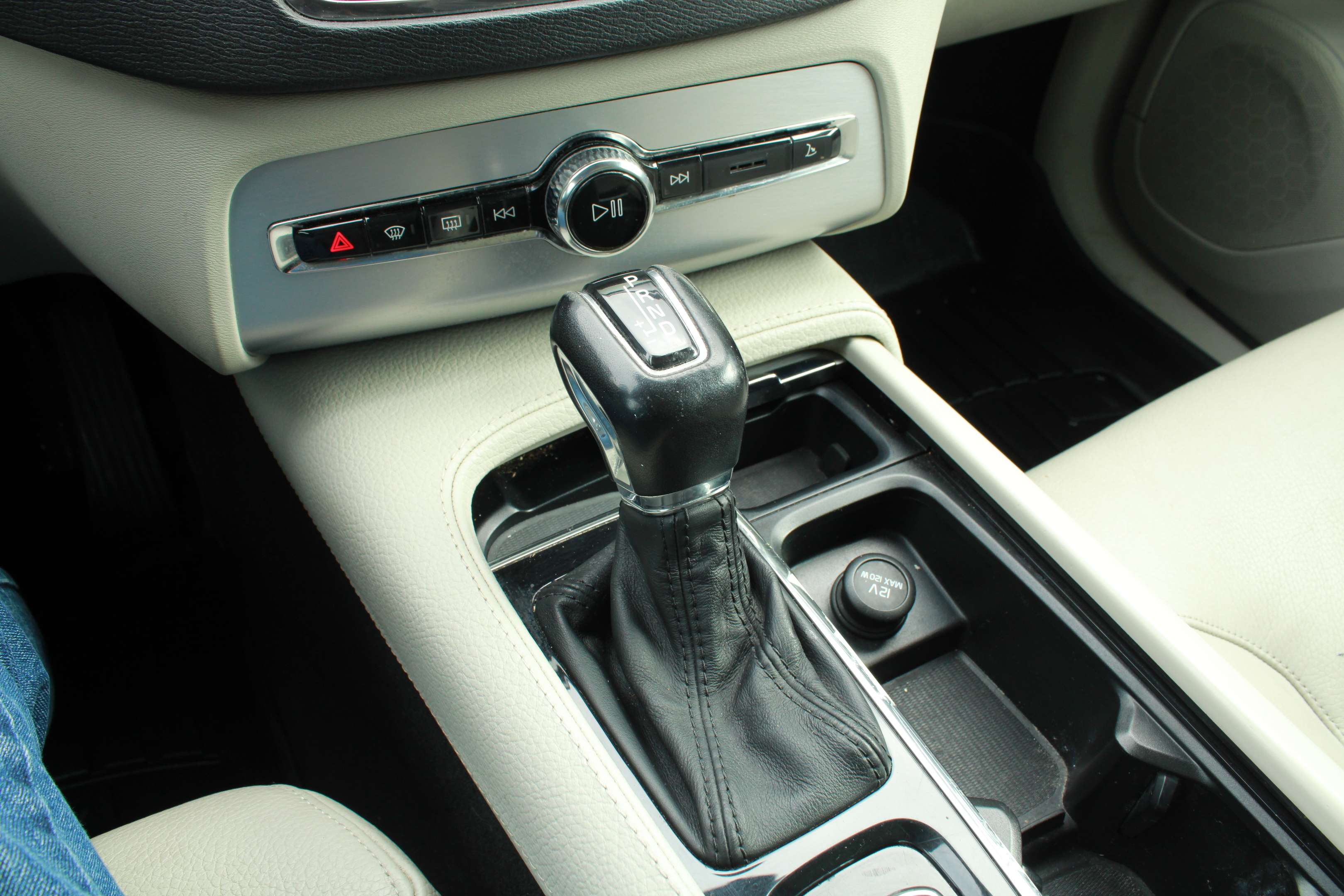 2018 Volvo XC90 T6 AWD Momentum, MAGS, CUIR, A/C, NAVIGATION thumb 31