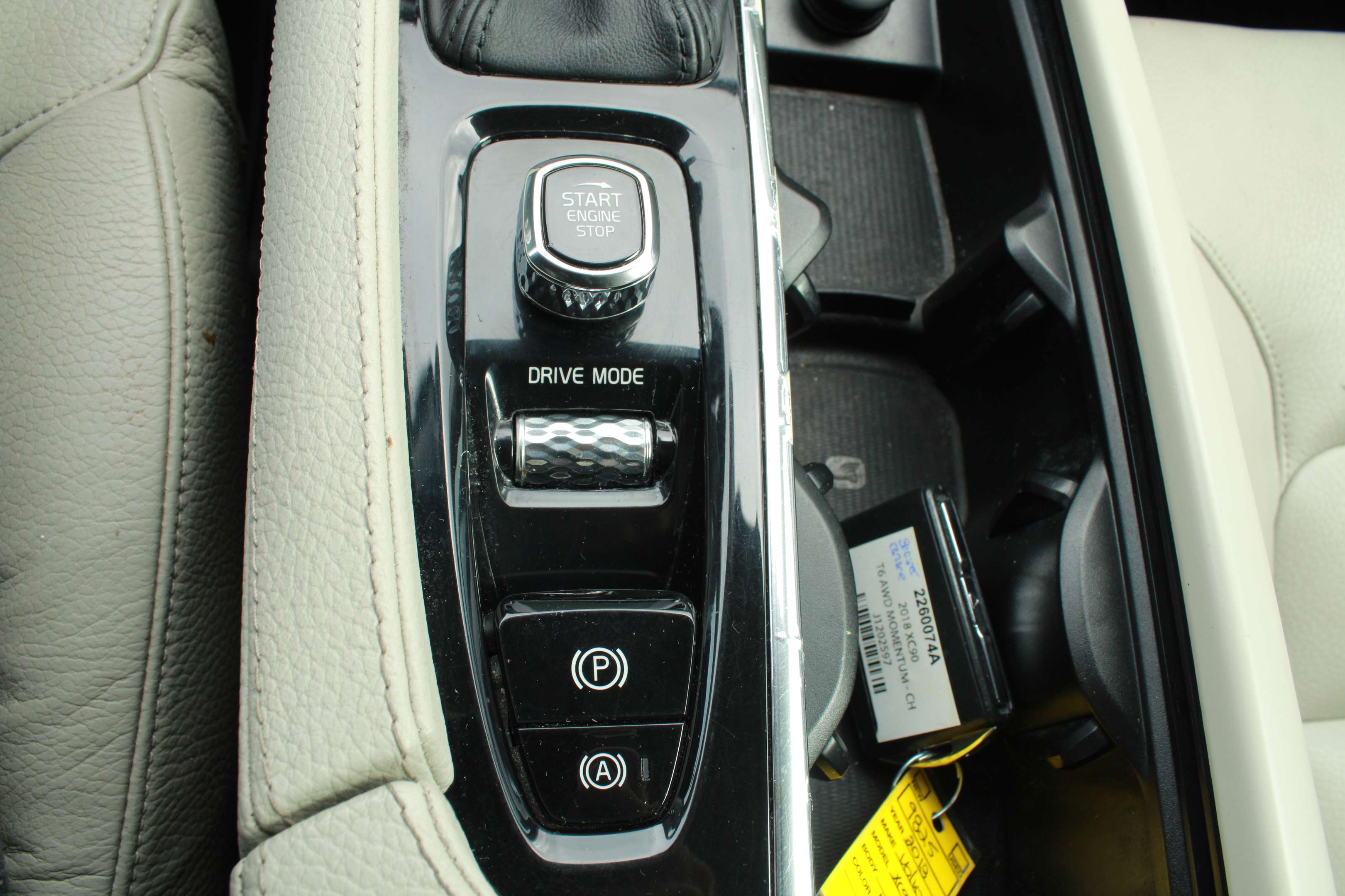 2018 Volvo XC90 T6 AWD Momentum, MAGS, CUIR, A/C, NAVIGATION thumb 30
