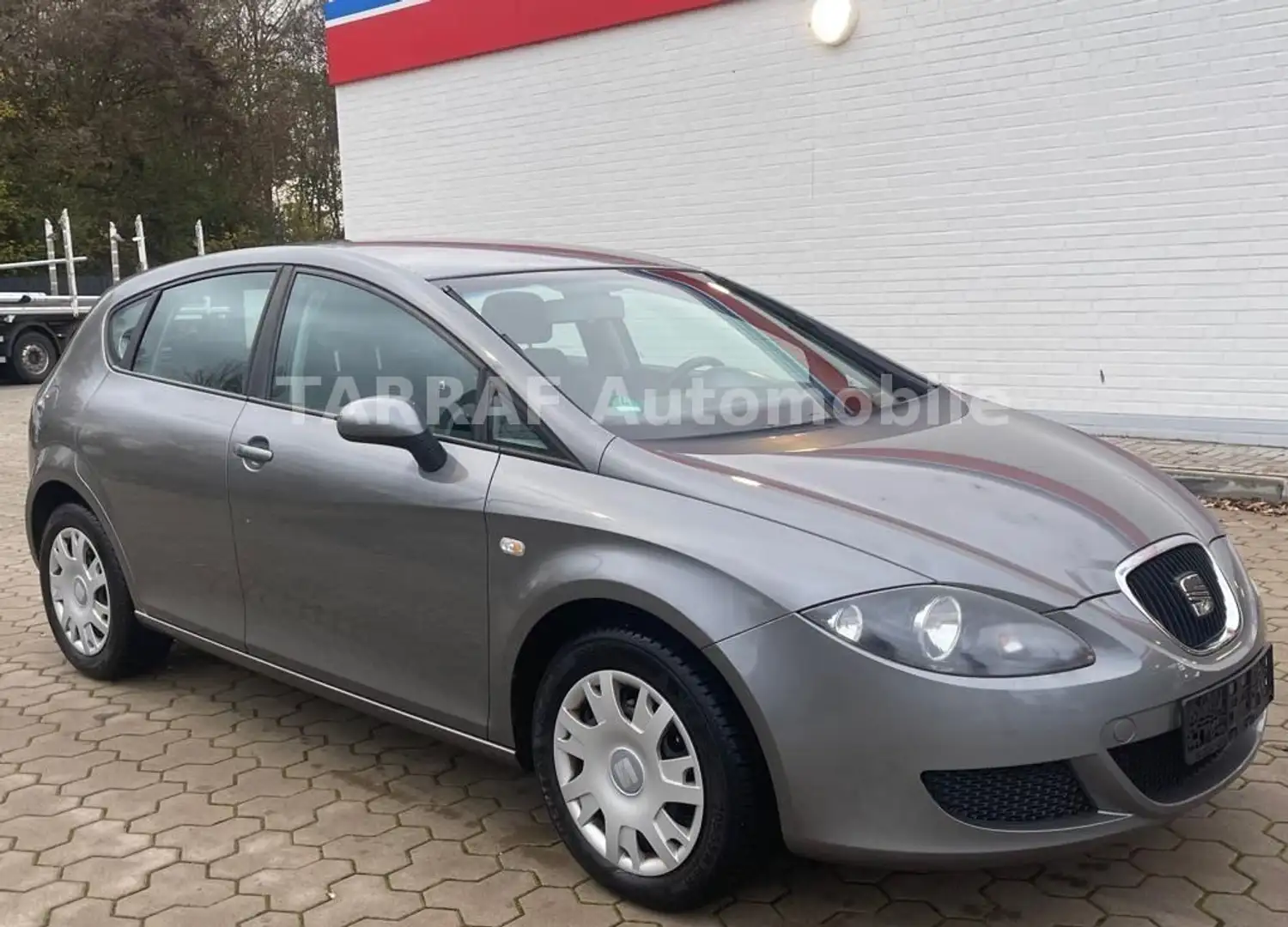 SEAT Leon 1.6 MPI Reference Klimaanlage Grau - 1