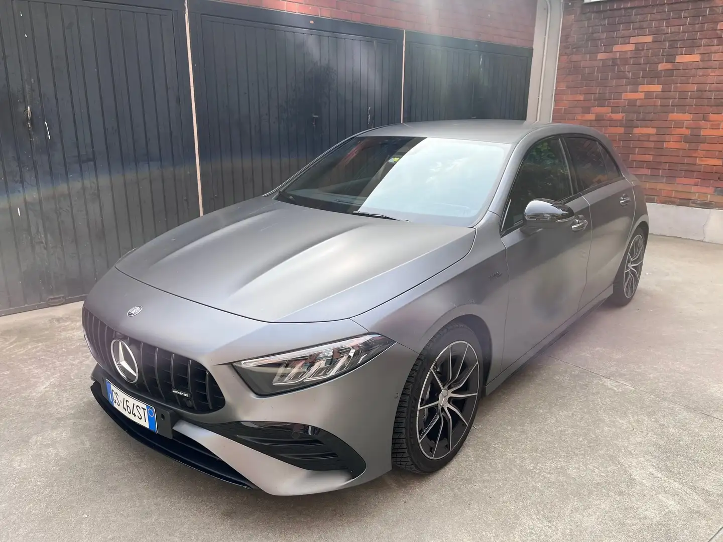 Mercedes-Benz A 35 AMG 2024 Line Premium Plus 4matic Grigio - 2