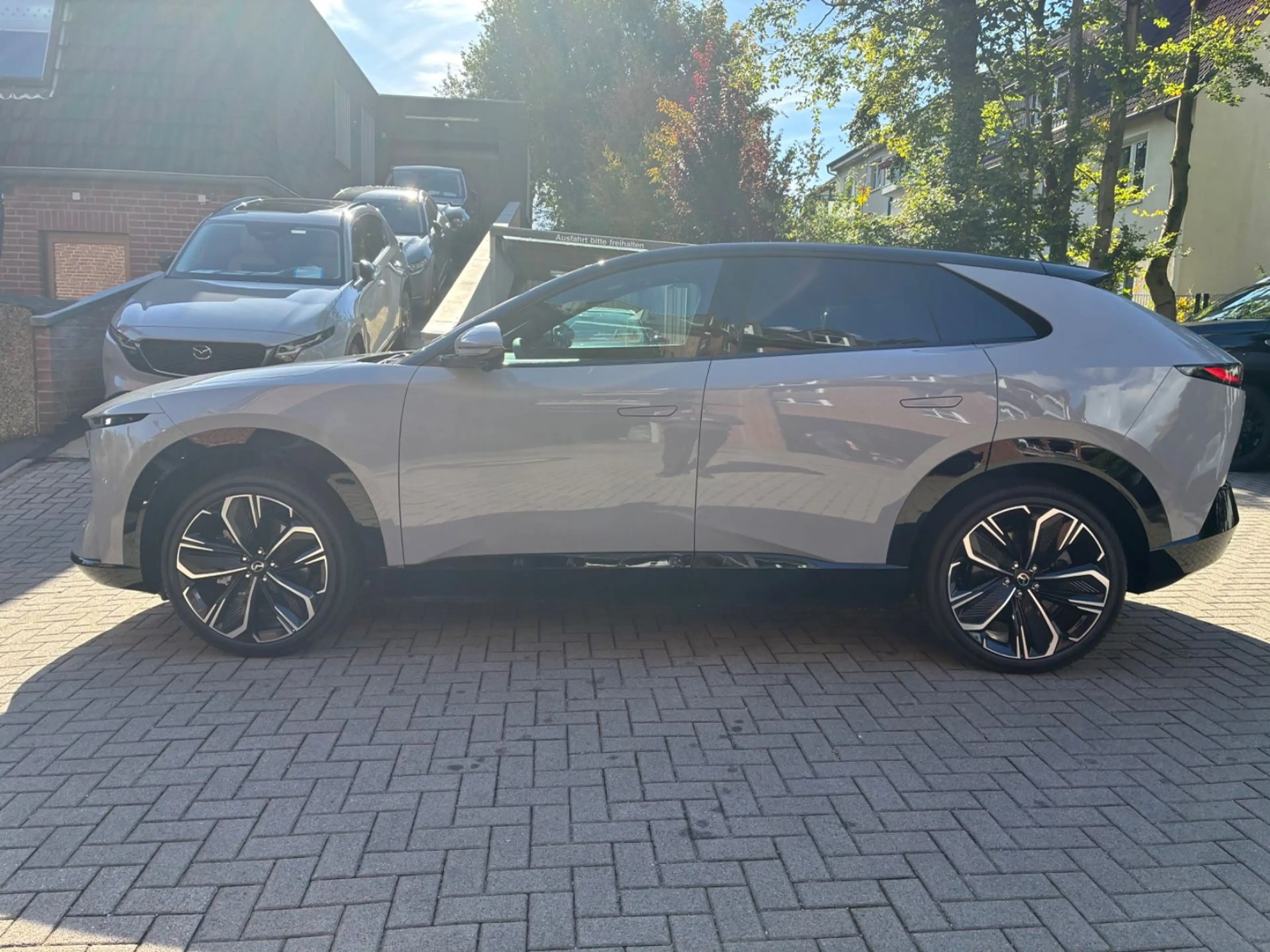 Mazda CX-6e EV 258 Takumi — photo 10