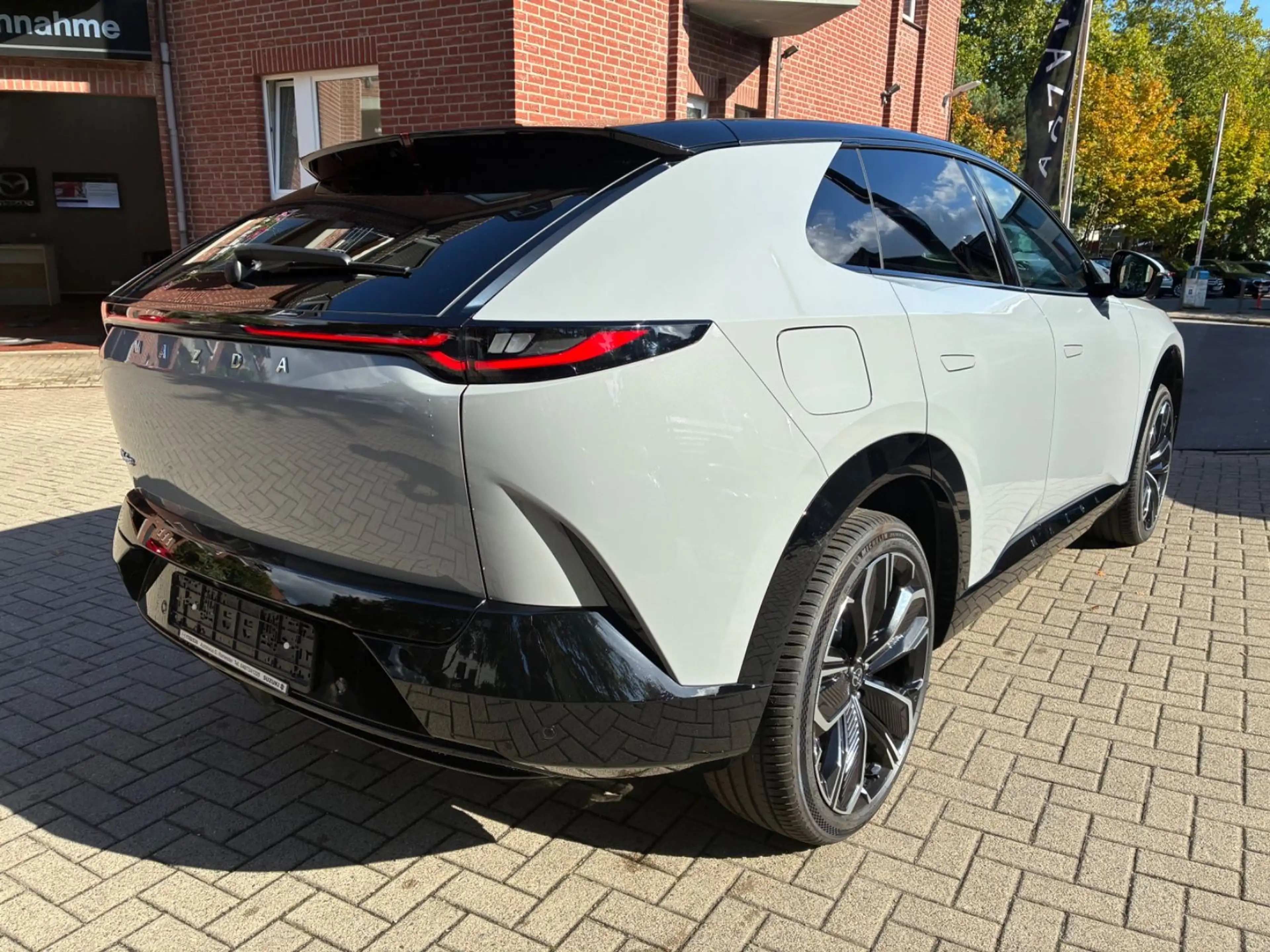 Mazda CX-6e EV 258 Takumi — photo 6