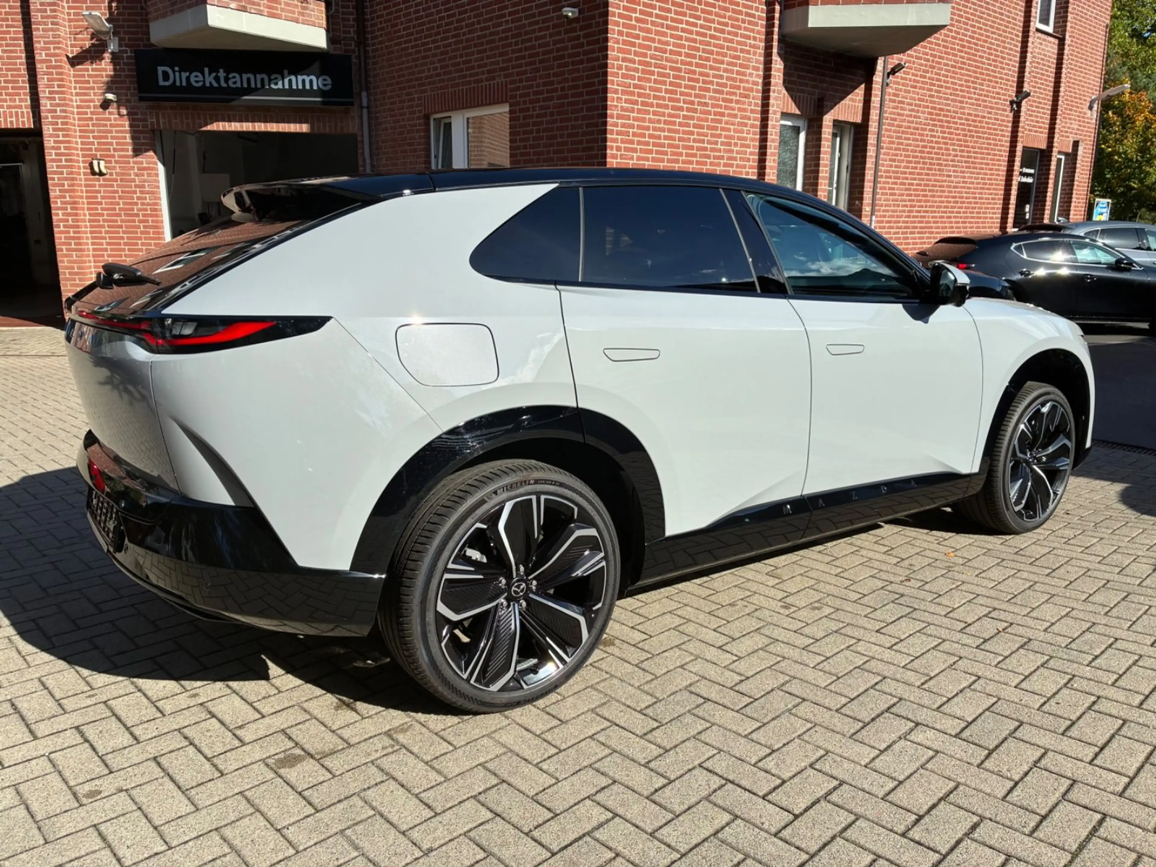 Mazda CX-6e EV 258 Takumi — photo 5