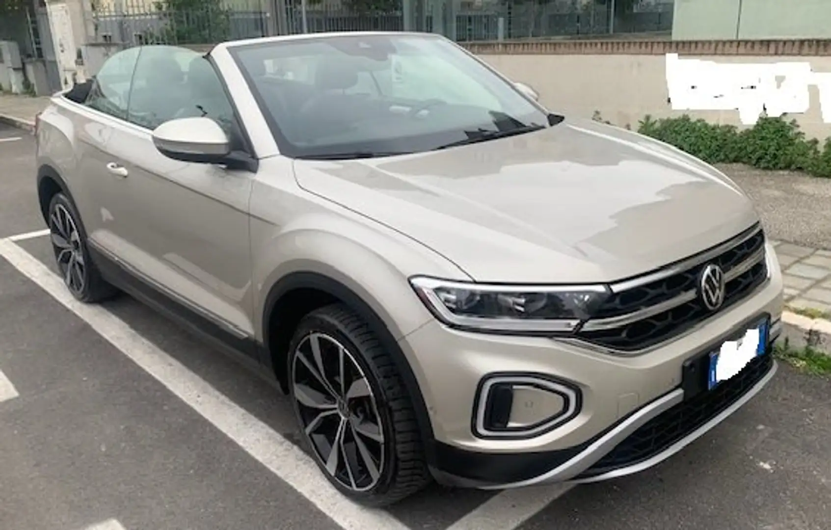Volkswagen T-Roc 1.5 TSI Act Style Oro - 2