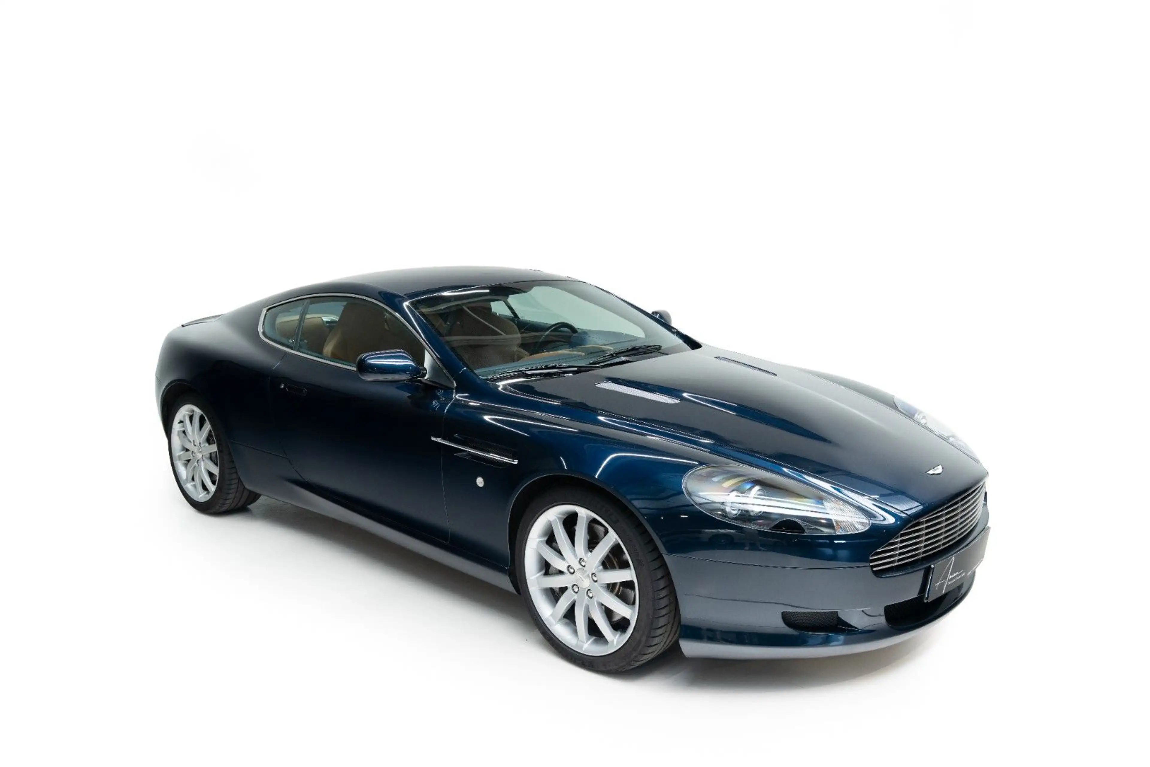 Aston Martin DB9 — photo 7