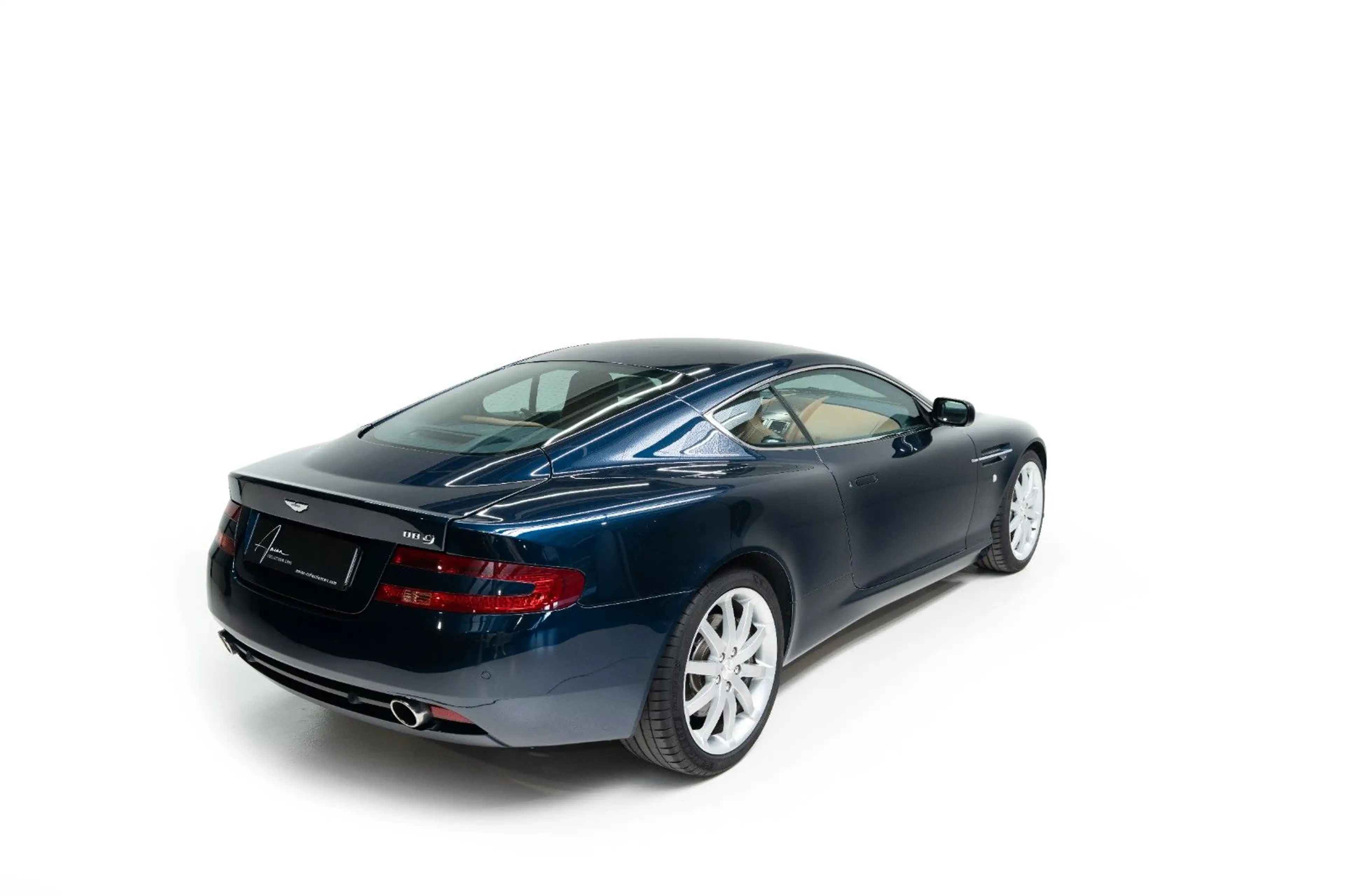Aston Martin DB9 — photo 5