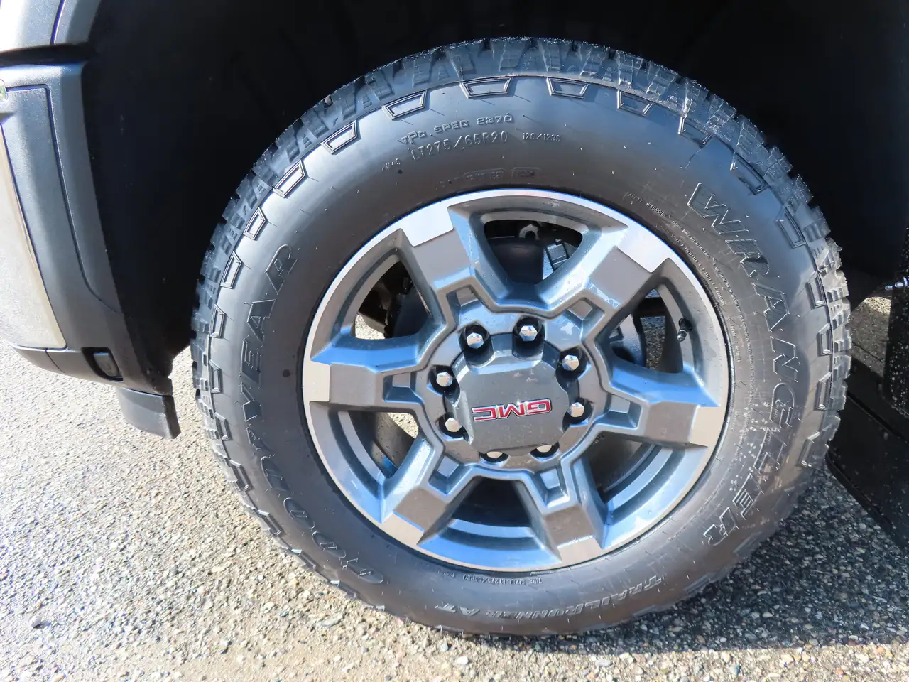 GMC Sierra 2500HD photo GMC Sierra 2500HD
