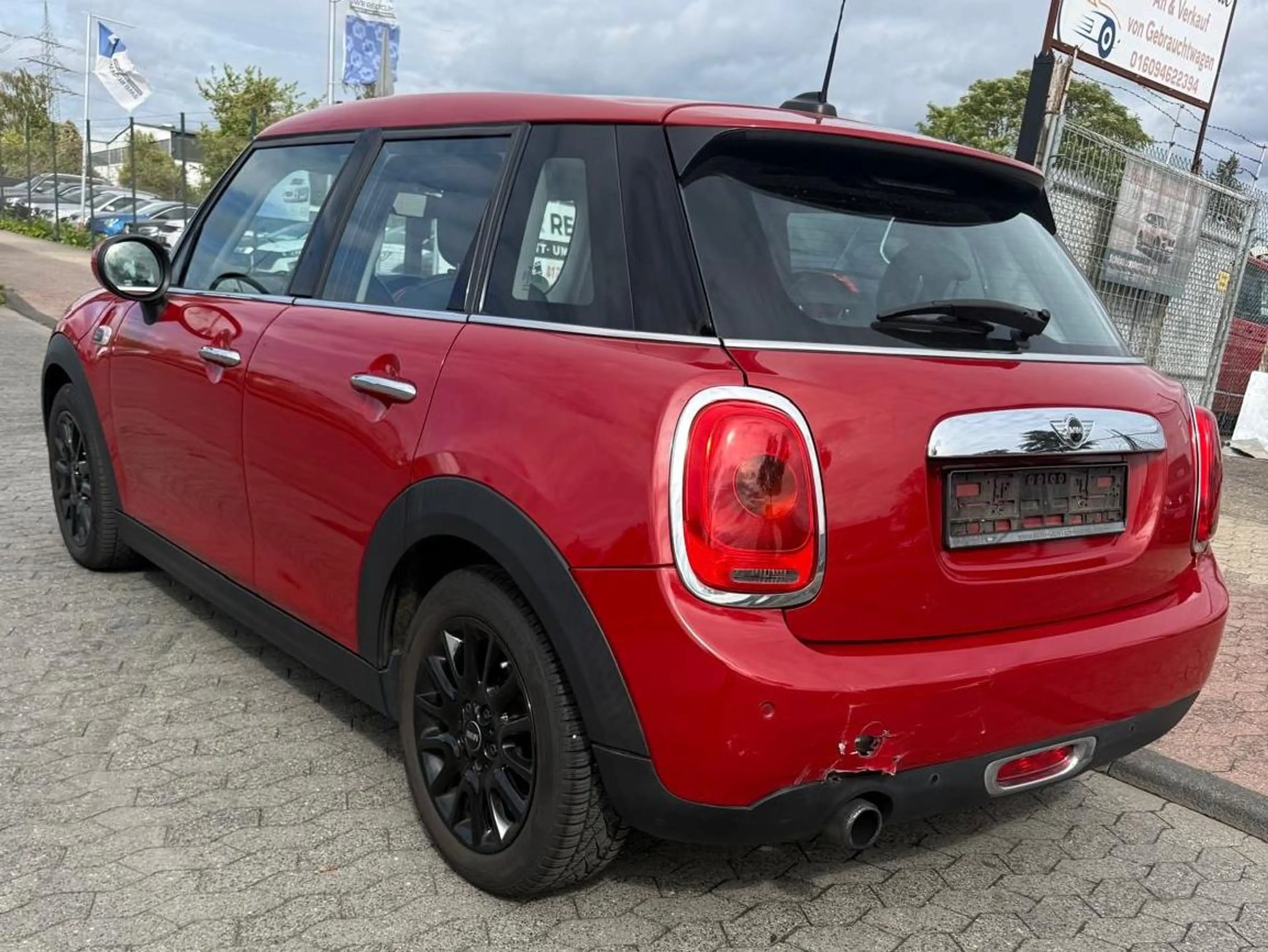 MINI One One — photo 3