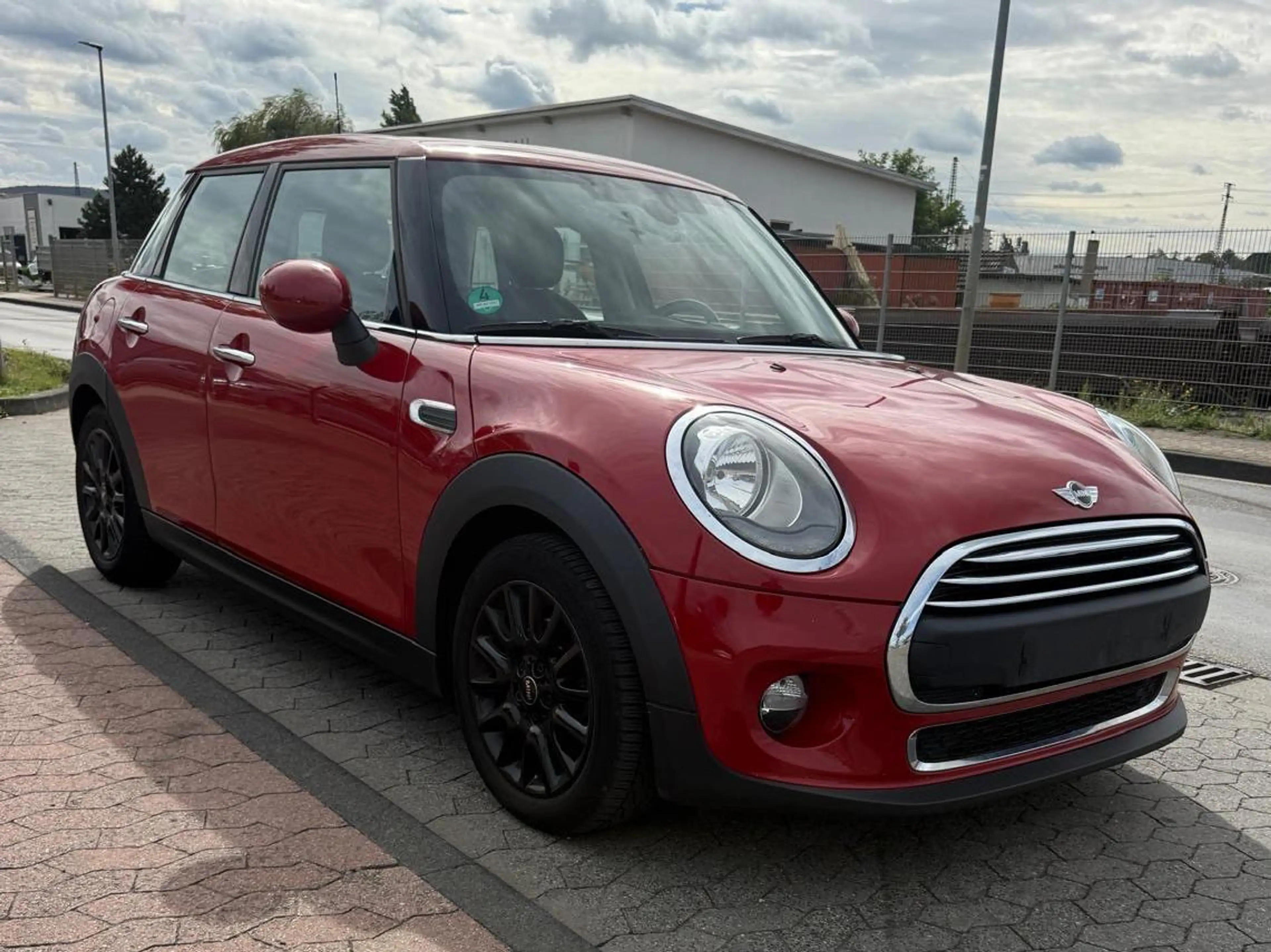 MINI One One — photo 7
