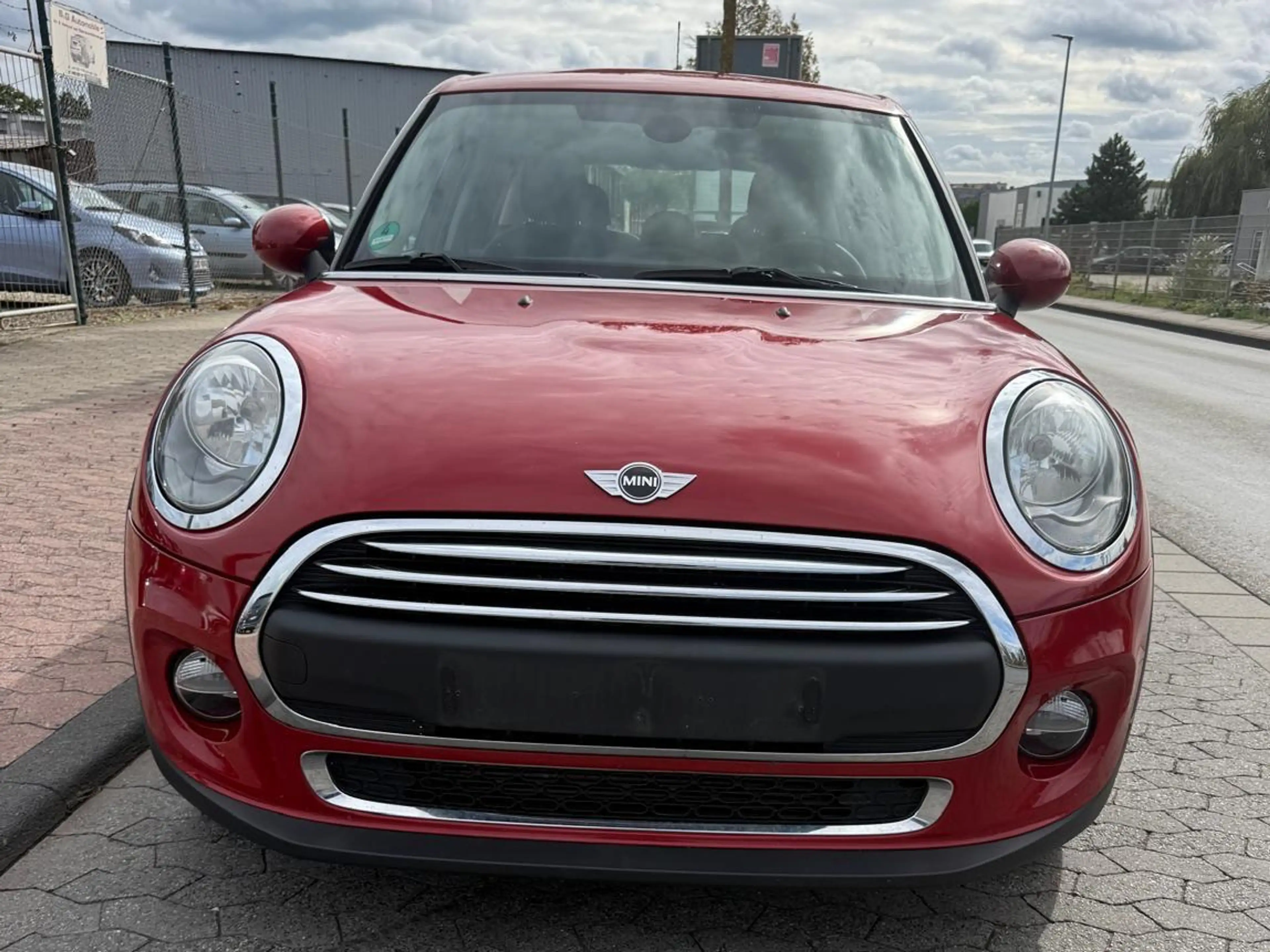 MINI One One — photo 8