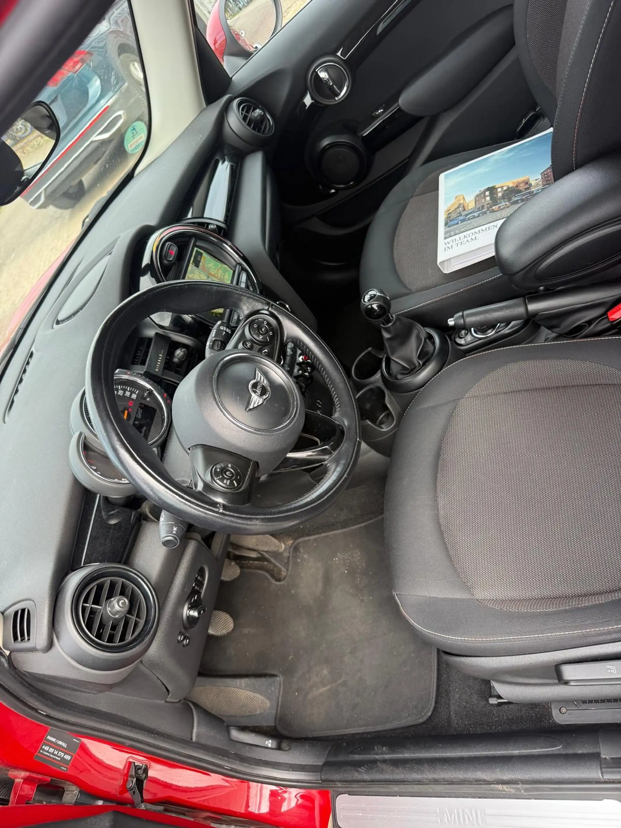 MINI One One — photo 11