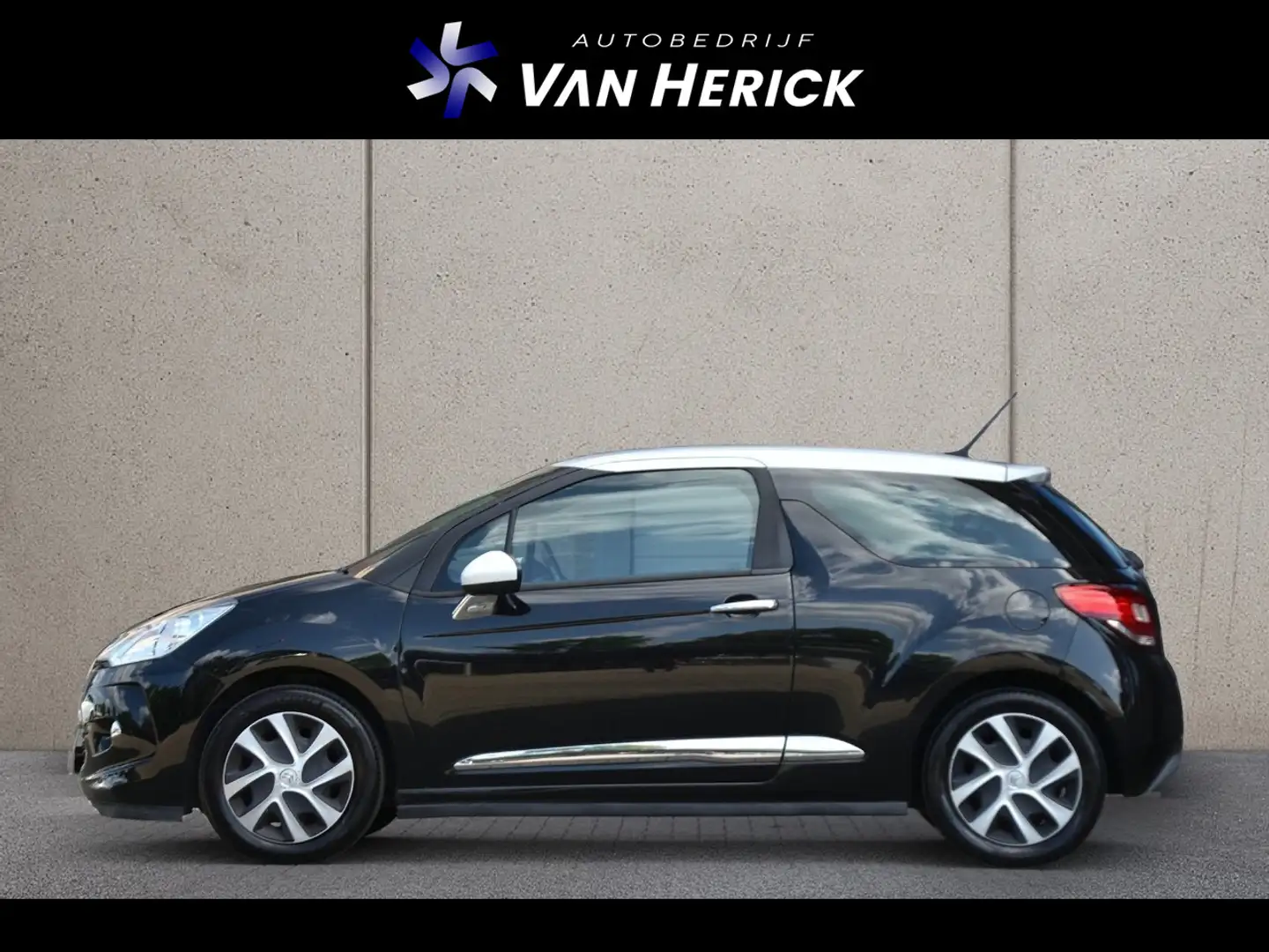 Citroen DS3 1.2 VTi So Chic | Cruise Control | Climate Control Zwart - 2