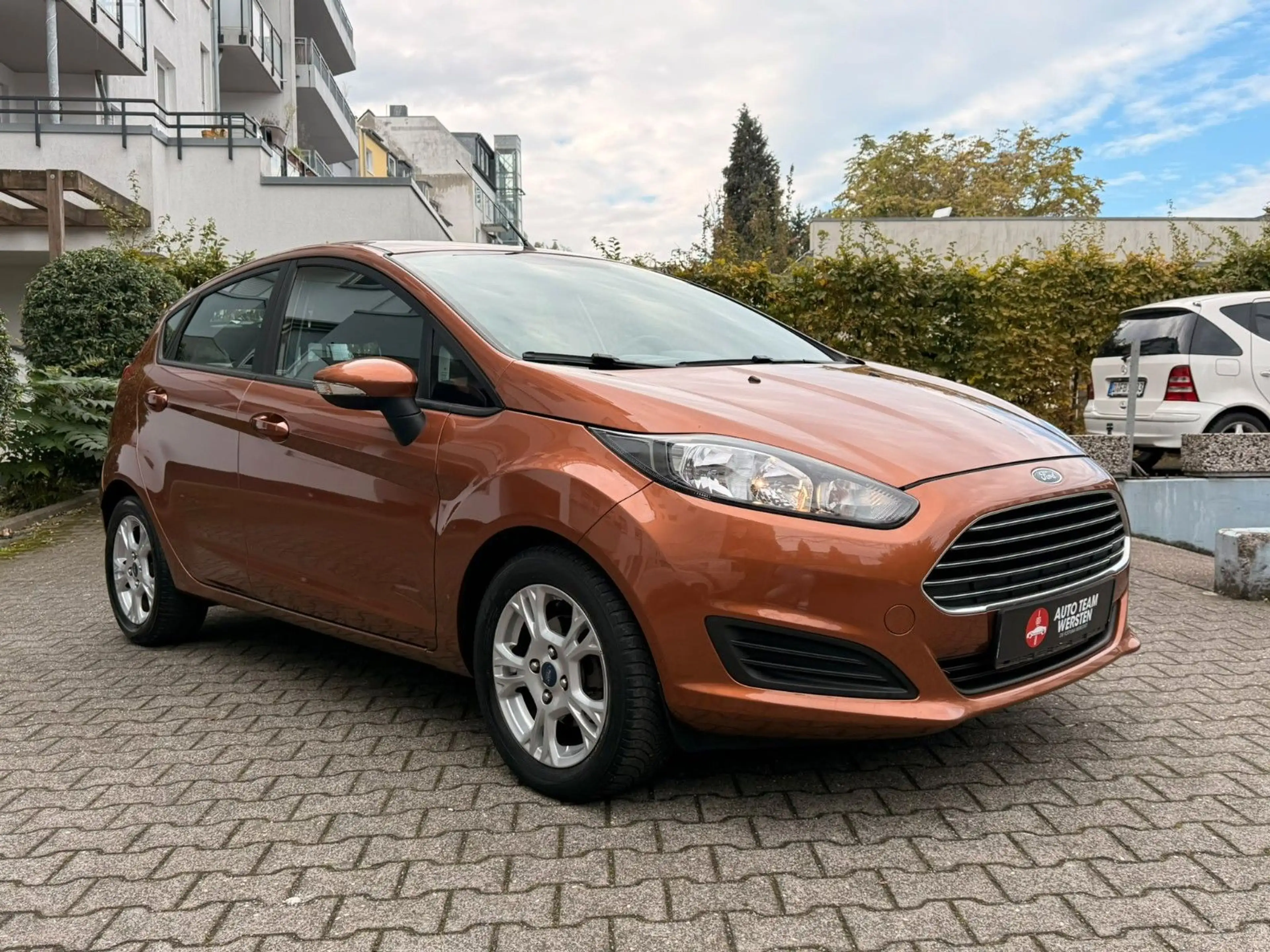 Ford Fiesta *1.0 Benzin* *AUTOMATIK* — photo 2