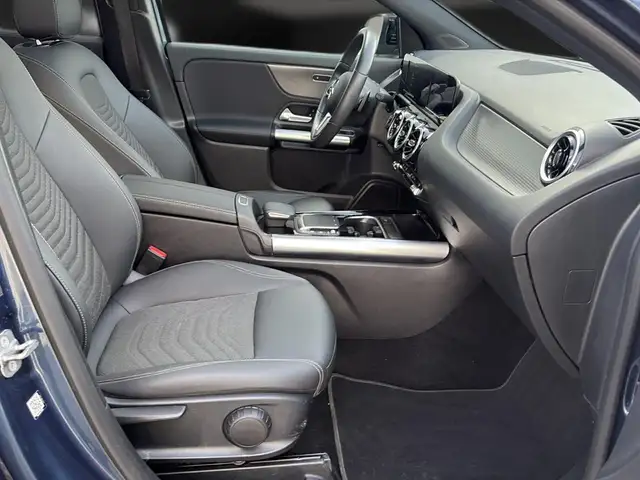 Mercedes-Benz Gla view 15