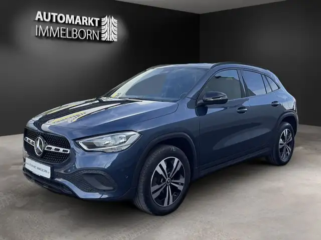 Mercedes-Benz Gla view 4