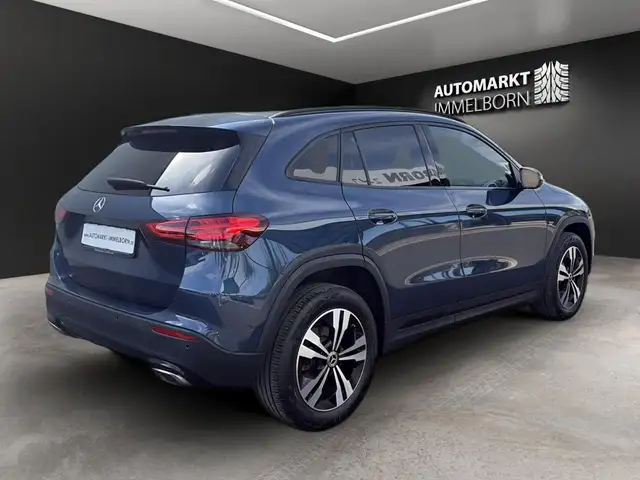 Mercedes-Benz Gla view 8