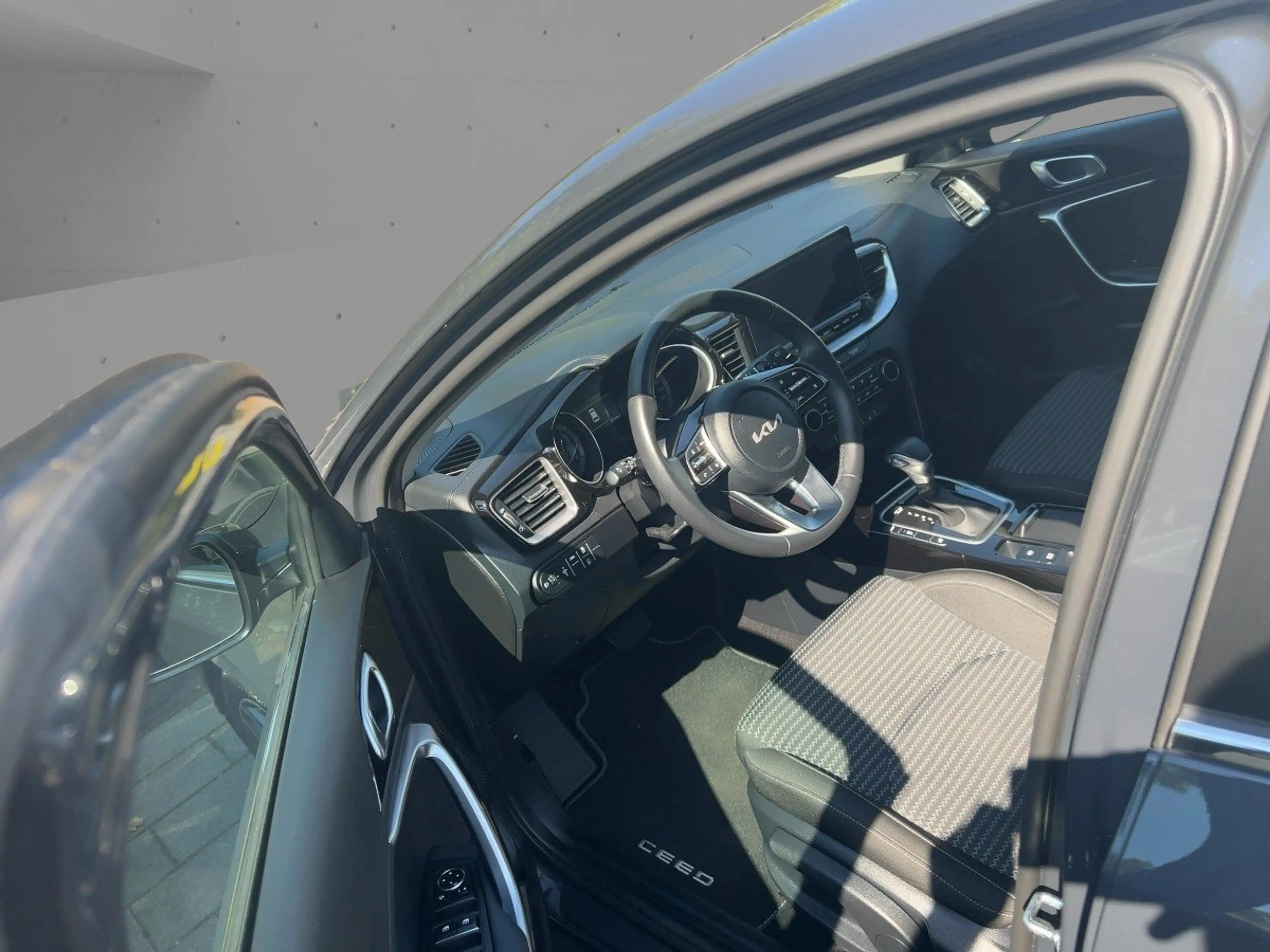 Kia Ceed / cee'd Ceed 1.5 T-GDI Spirit ACC+Navi+SHZ+2xKlima+Kam. — photo 7