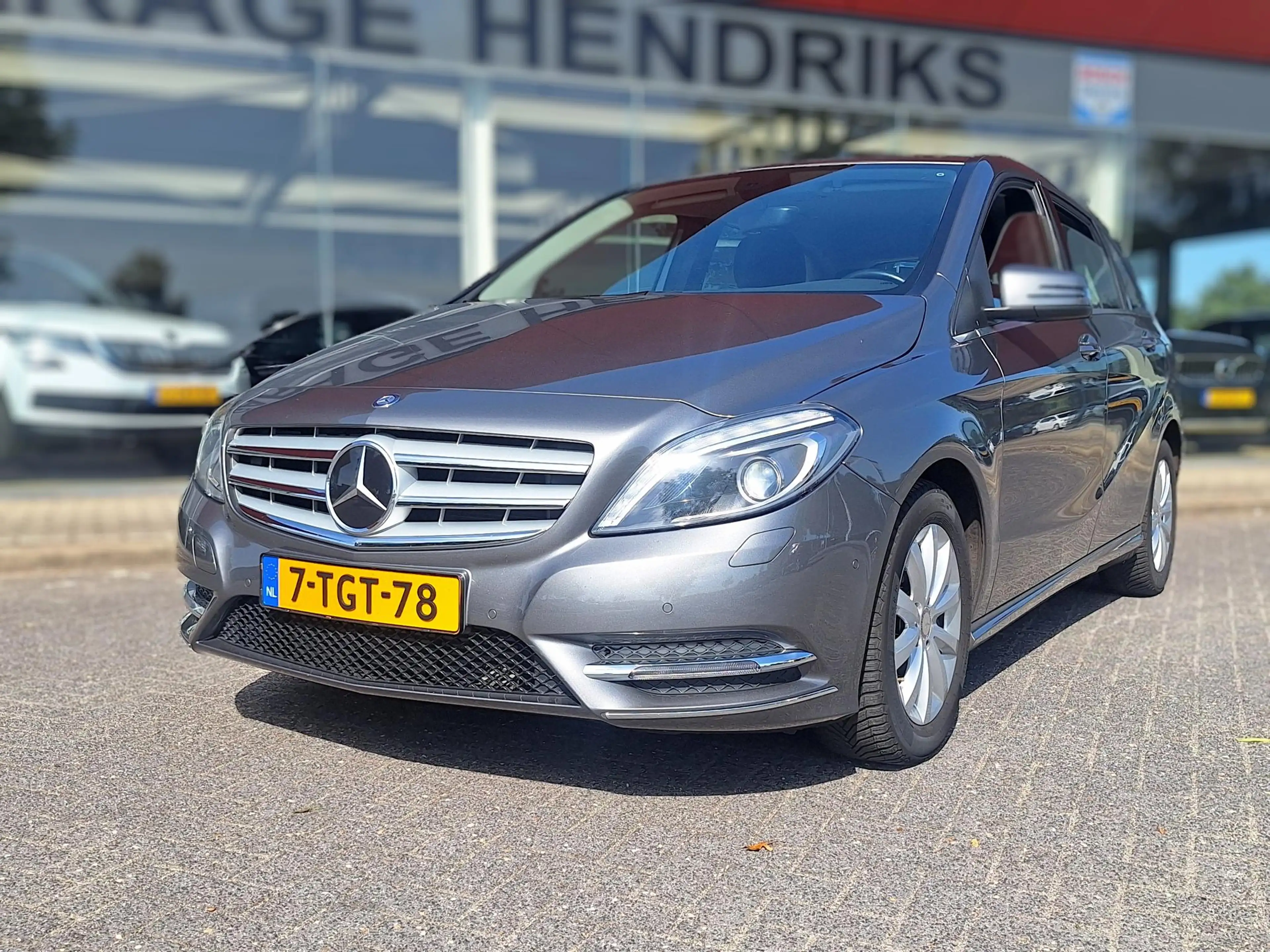 Mercedes-Benz B 180 Ambition Automaat | Climate Control | Navi | CC | — photo 3