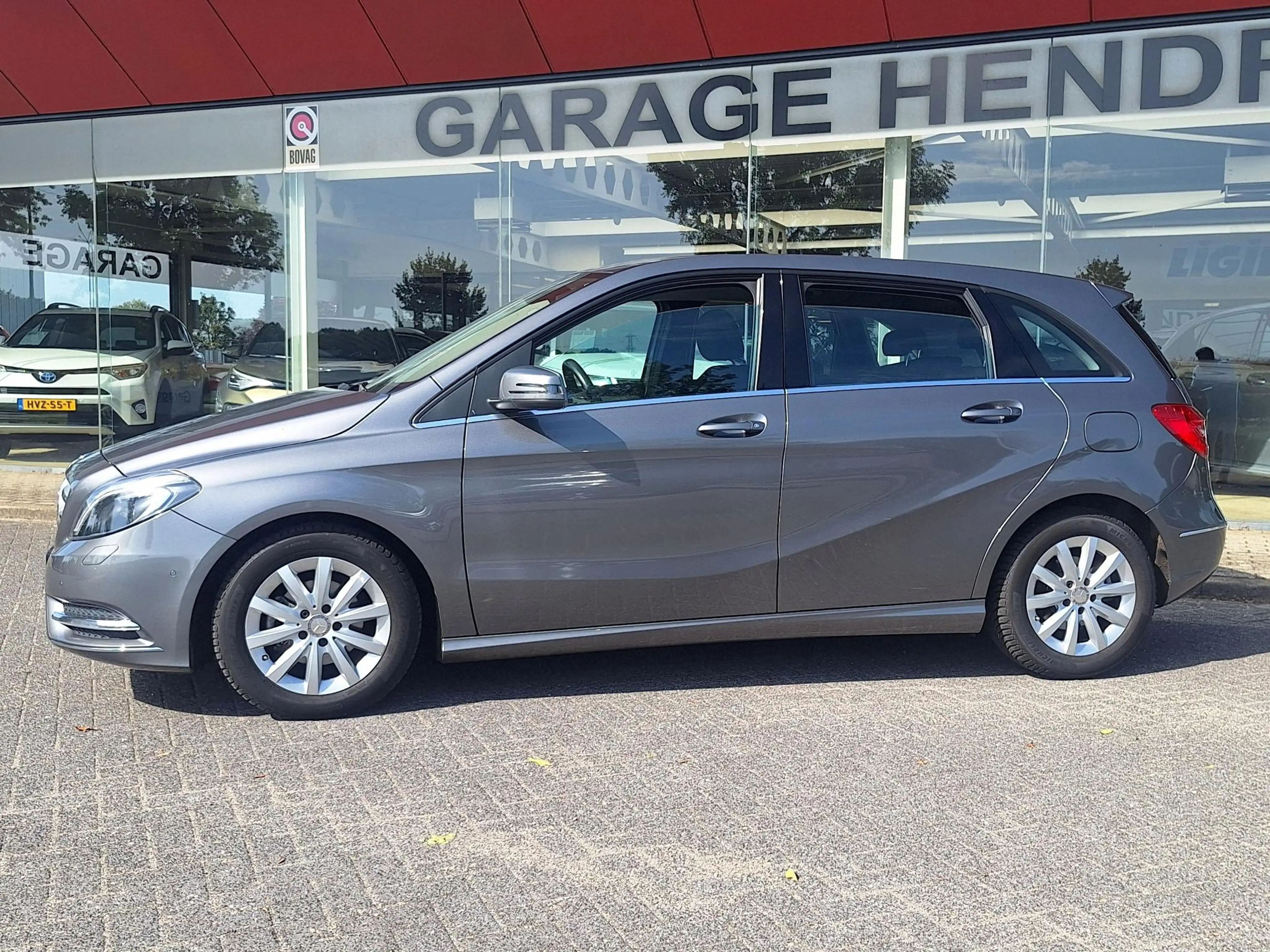 Mercedes-Benz B 180 Ambition Automaat | Climate Control | Navi | CC | — photo 2