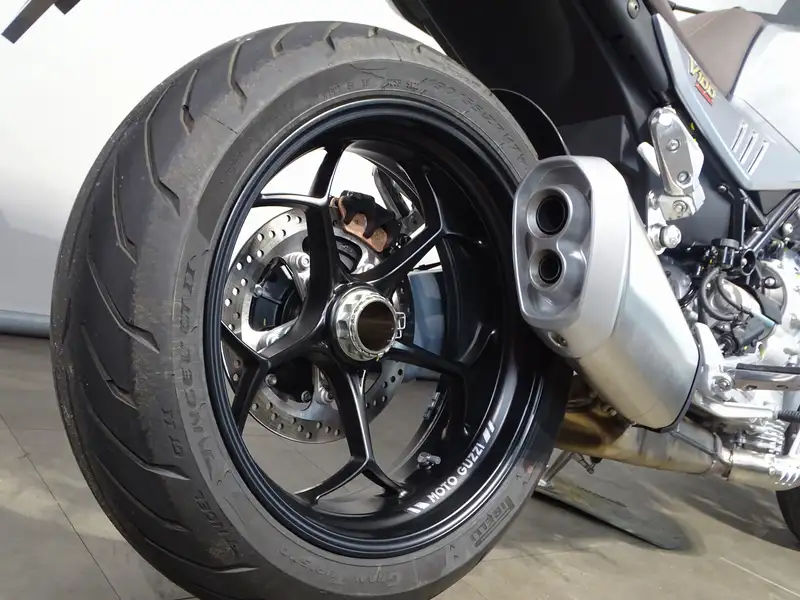 Moto Guzzi V 100 - foto 8