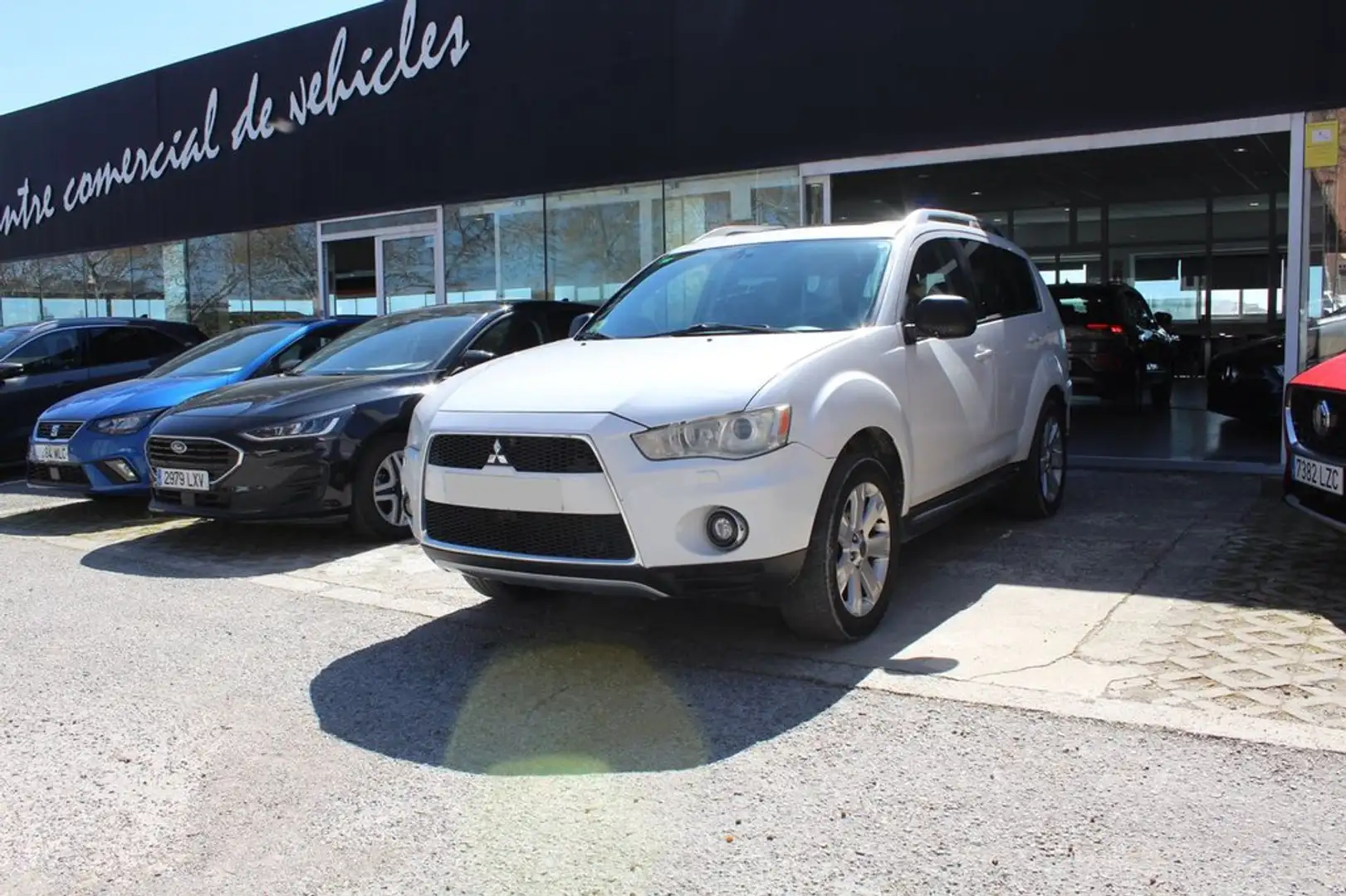 Mitsubishi Outlander 2.2 DI-D Motion Blanco - 1