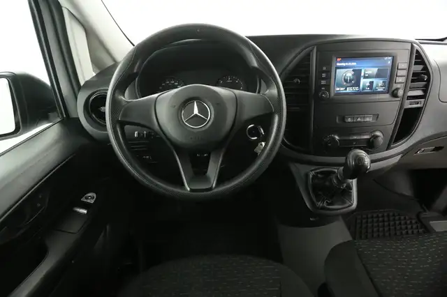 Mercedes-Benz Vito view 2