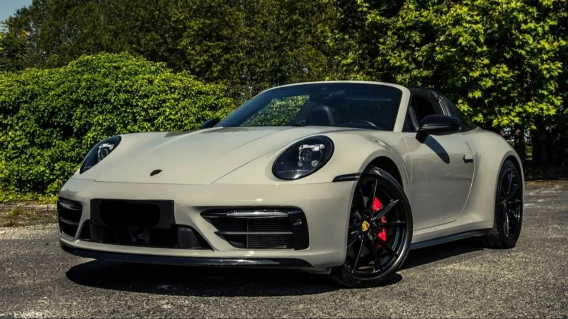 Porsche 992 Targa 4 S PDK Grau - 1