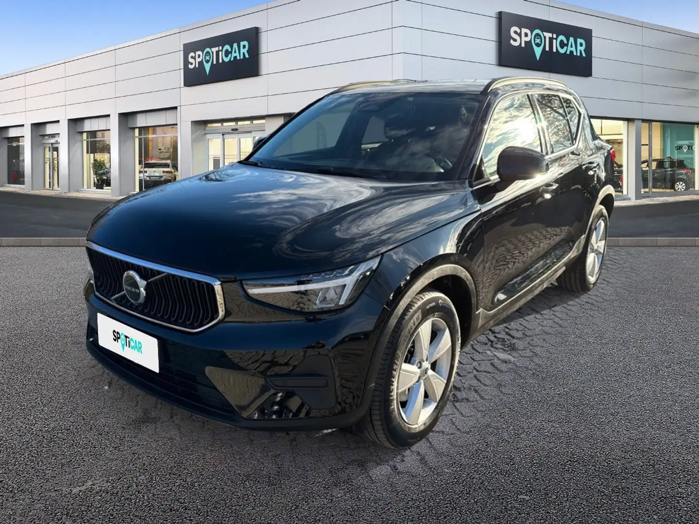 Volvo XC40 B3 automatico Essential Noir - 1