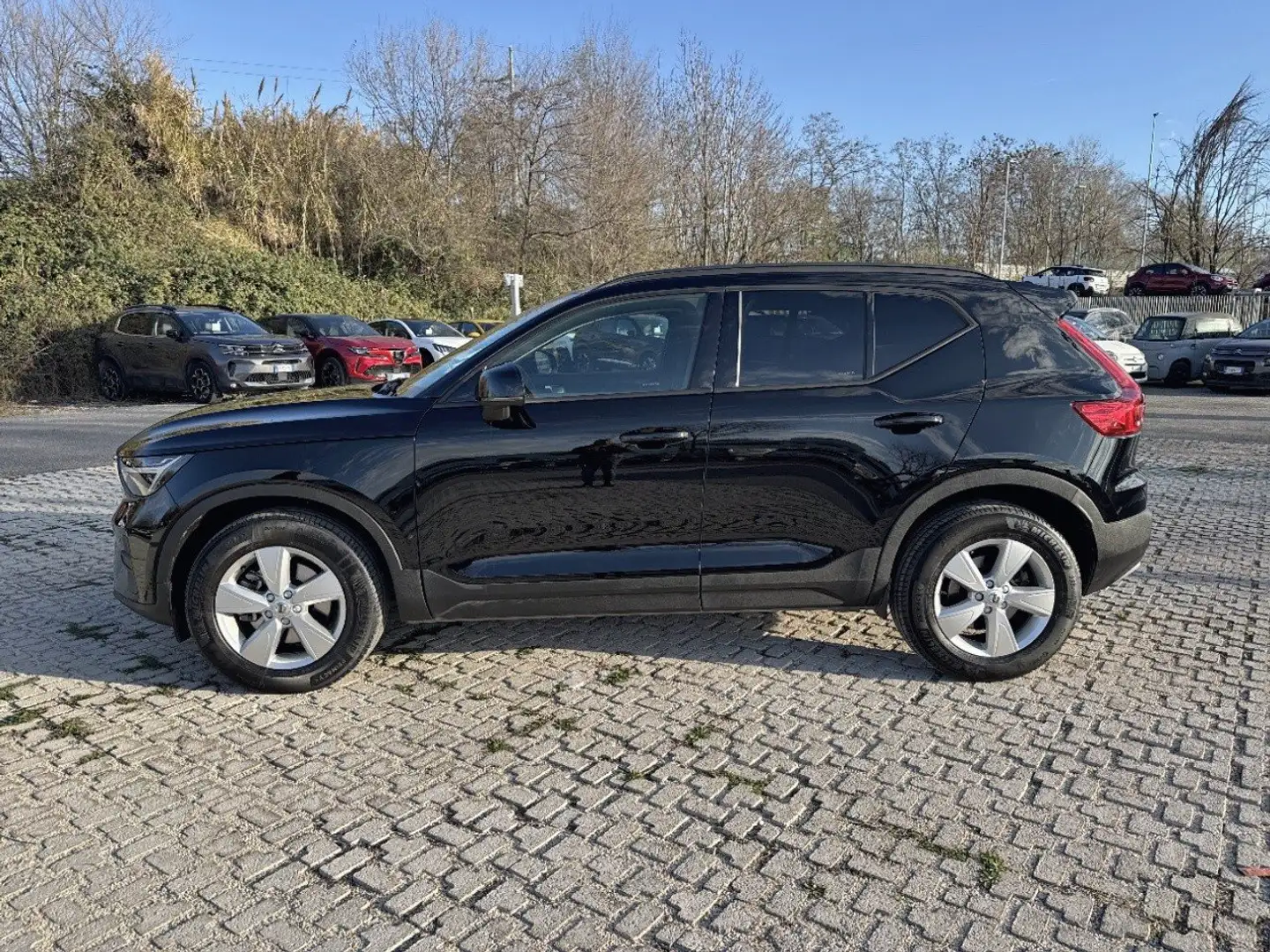 Volvo XC40 B3 automatico Essential Noir - 2